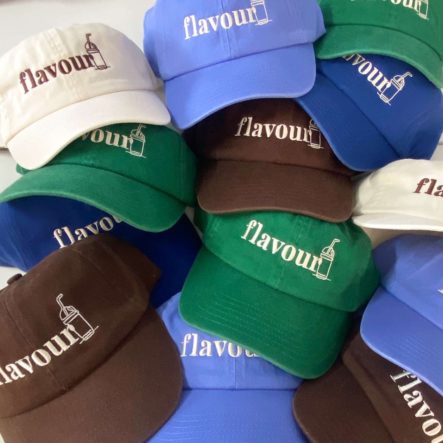 What’s your flavour? 🎶
These custom embroidered caps are going to fly off the shelves at @flavourgreenwood
Using the trendy dad caps in cacao, natural, ultra Violet, royal blue and jungle green
Which is your fav?!? 👇🏼
#customcaps #perthcafes #perthlife #perthcafe #perthcafescene