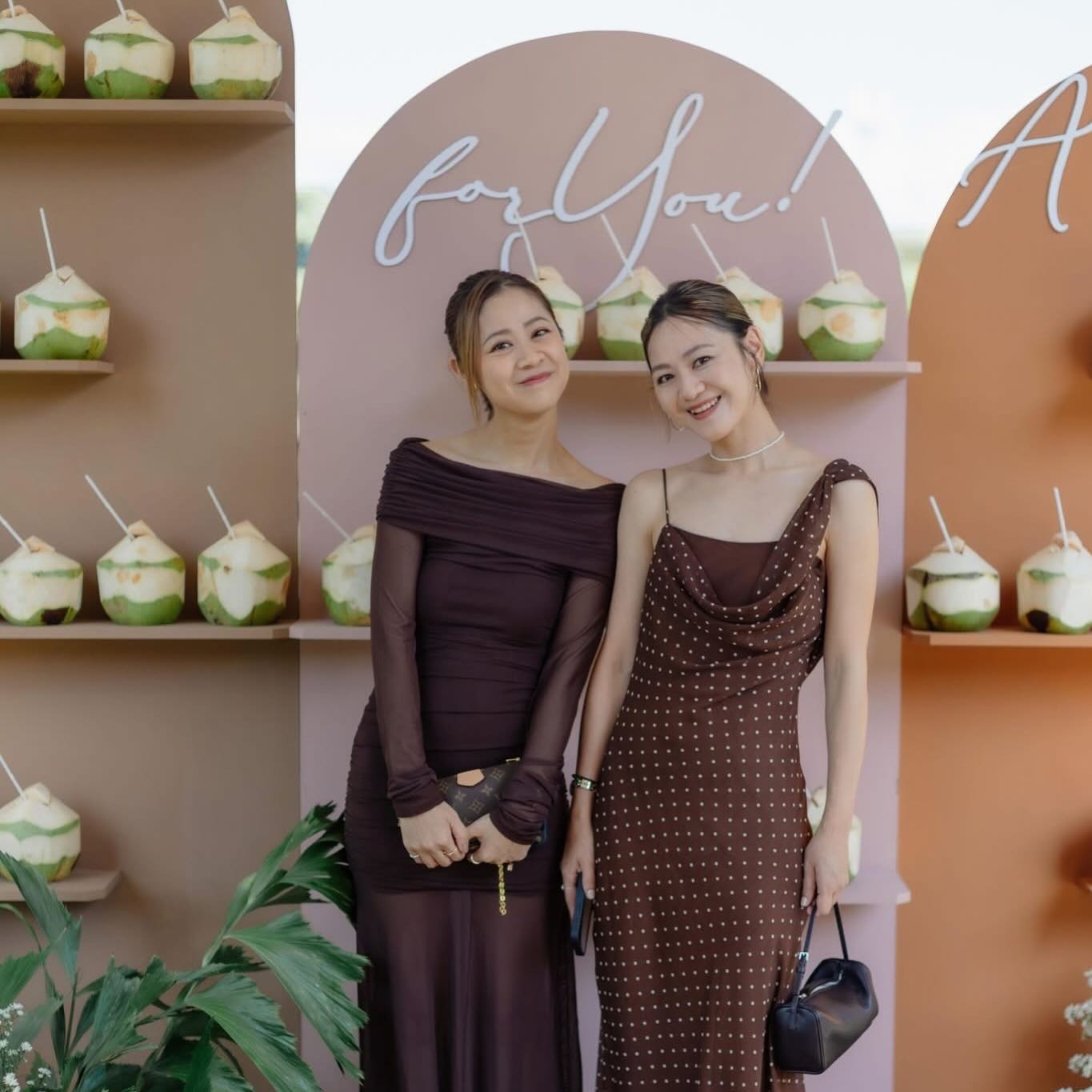 #Wedding #photography #photographer #chiangmai #phuket #phuketphotographer #phuketweddingphotogtapher #phuketdesrinationweddingphotographer #thailanddestinationphotographer #thailanddestinationwedding #aradaphotography #photo #thailand #cmfamilyphoto #chiangmaiweddingdestination
#fourseasonswedding
#chiangmaiwedding #weddinginchiangmai #weddingtoday #chiangmaiphotographer #weddingthailand #chiangmaifamilyphoto #cmfamilyphoto #chiangmaidestinationphotographer #chiangmaiweddingphoto #chiangmaiweddingphotographer
#phuketdestinationwedding
#chiangmaiweddingphotography