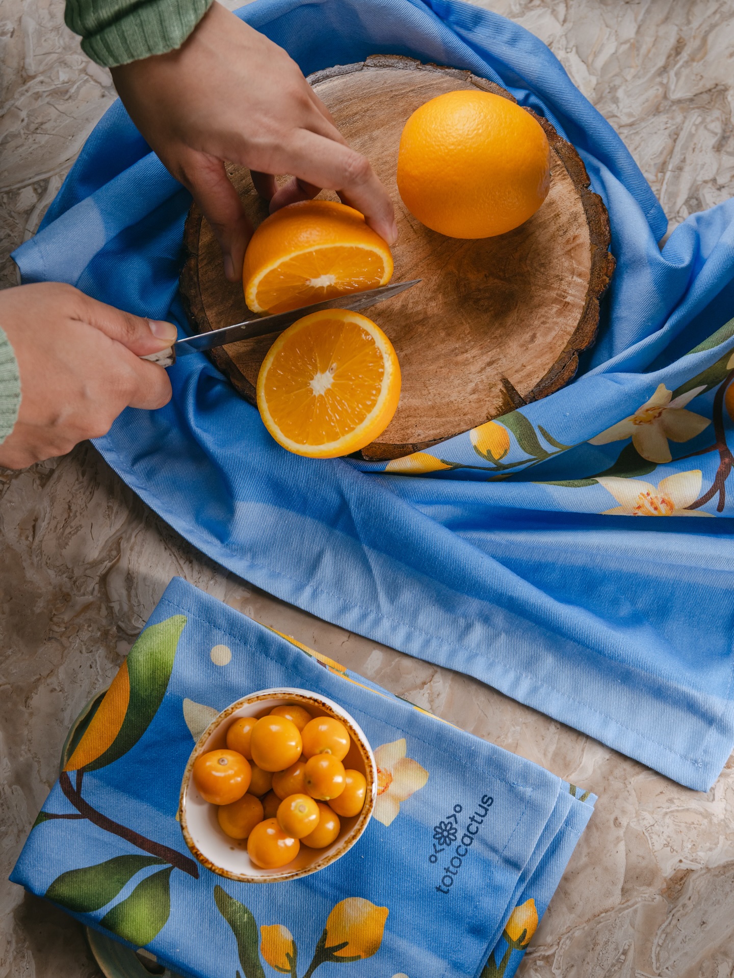 Only 10 left!
After a wonderful weekend at the Apex Art & Vintage Fair @apexartandvtg @viciousfishesapex and the Triangle Pop-Up @trianglepopup @fentonnc our Citrus Bloom Tea Towel Set flew off the shelves. We’re down to the last 10. Grab yours before they’re gone!
#citrusbloom #teatowels #christmasgiftideas #christmasgift #teatowelshopper #teatowelart #illustration #art #business #totocactus #homegoods #home #kitchen #kitchentowel