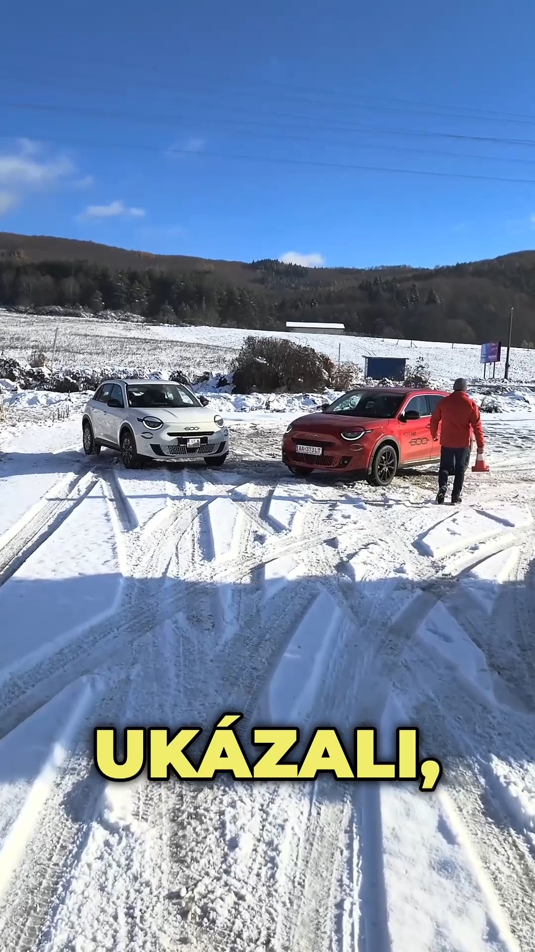 ❄️ Letné vs. Zimné pneu: Ten rozdiel ťa šokuje! (Test FIAT 600) 🚗 Myslíš si, že na snehu ubrzdíš aj na letných? 🤔 V Autosport Szilagyi sme to otestovali na vlastnej koži! Zobrali sme Fiat 600 na zasneženú trať a porovnali brzdnú dráhu letných a zimných pneumatík. Výsledok? Pozri sa, kde auto reálne zastane. Bezpečnosť nie je náhoda! 🚗💨