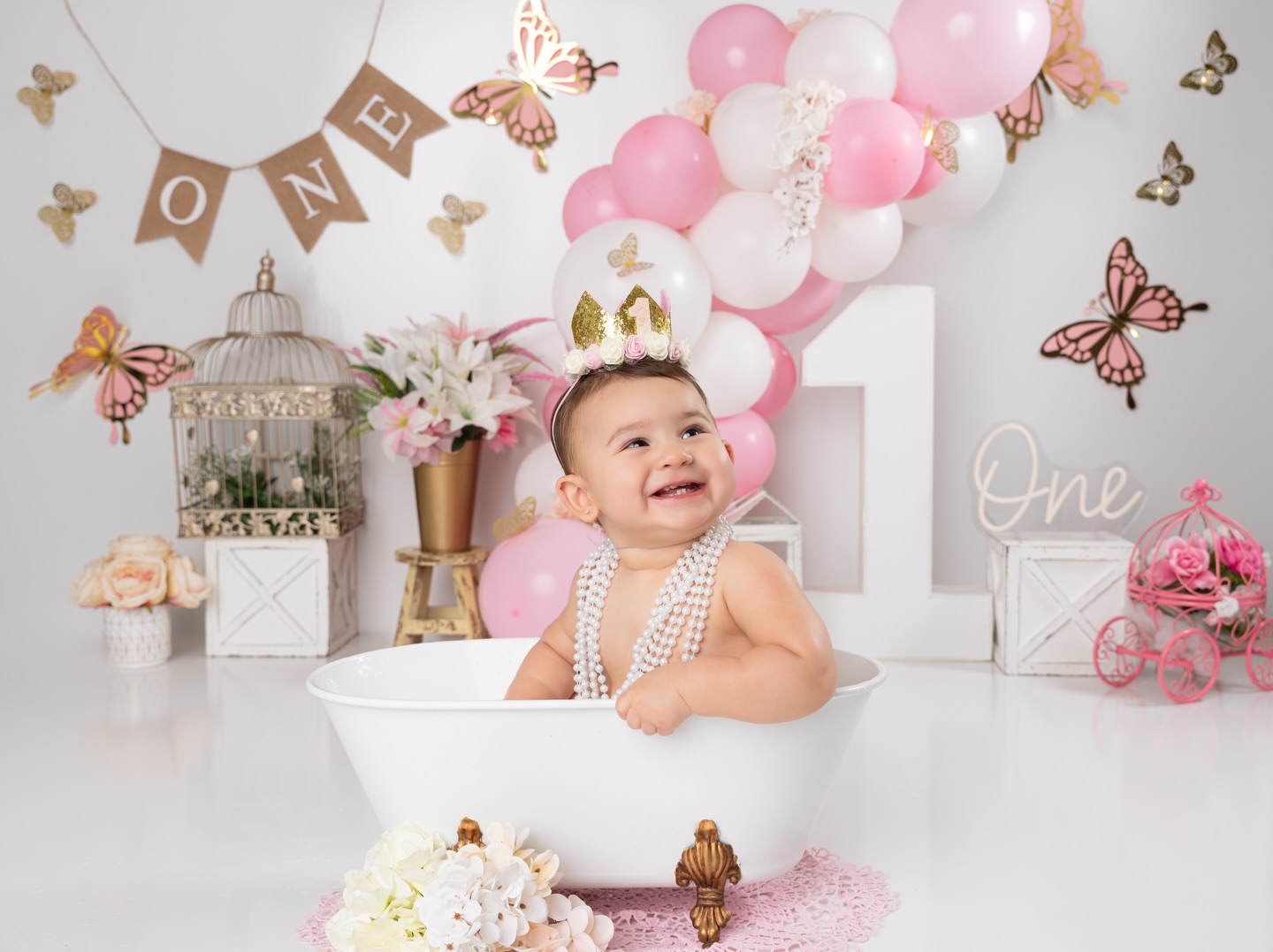 Cake Samsh Photo Session in Orlando, FL ! 🎂
#gorgeouspicturephotographygorgeouspicturephotography #orlandophotography #orlandophotostudio
https://www.gorgeouspicture.com/cake-smash-photo-session