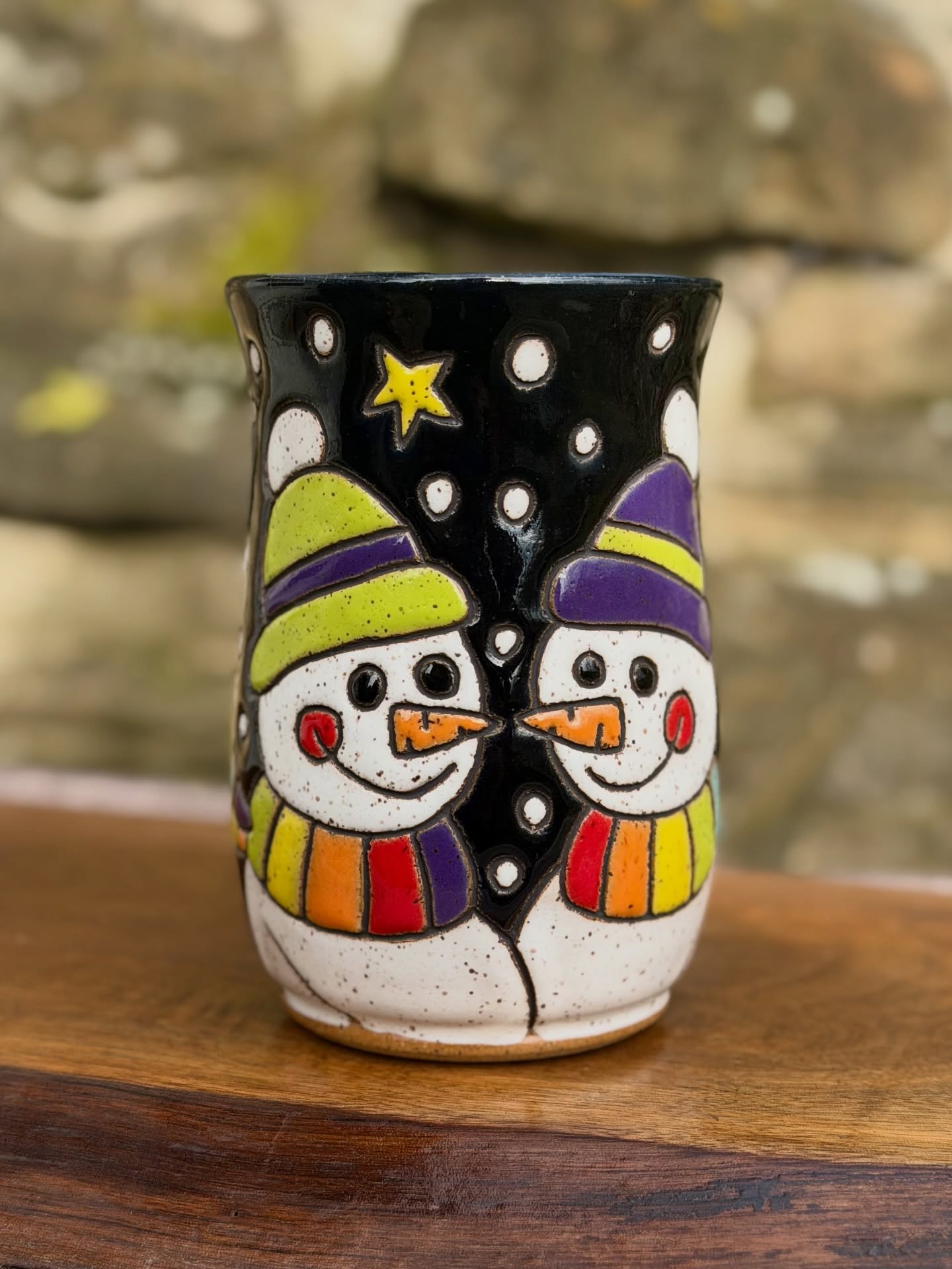When the snow falls and everything gets quiet…even the snowfolk get a little nose-to-nose moment. ♥️♥️
These are some of my favorite mugs to glaze because their scarves and hats get all the bright, rainbow colors.
#handmademugs #snowfolk #potterymugs #stonewaremugs #ceramicmugs #appalachianartist #appalachianart