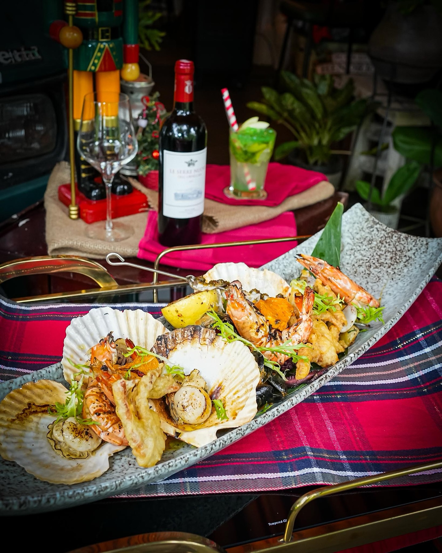 Your festive favourites are making a comeback… and we’ve got new surprises joining the menu this December. Keep your eyes peeled! 🎄