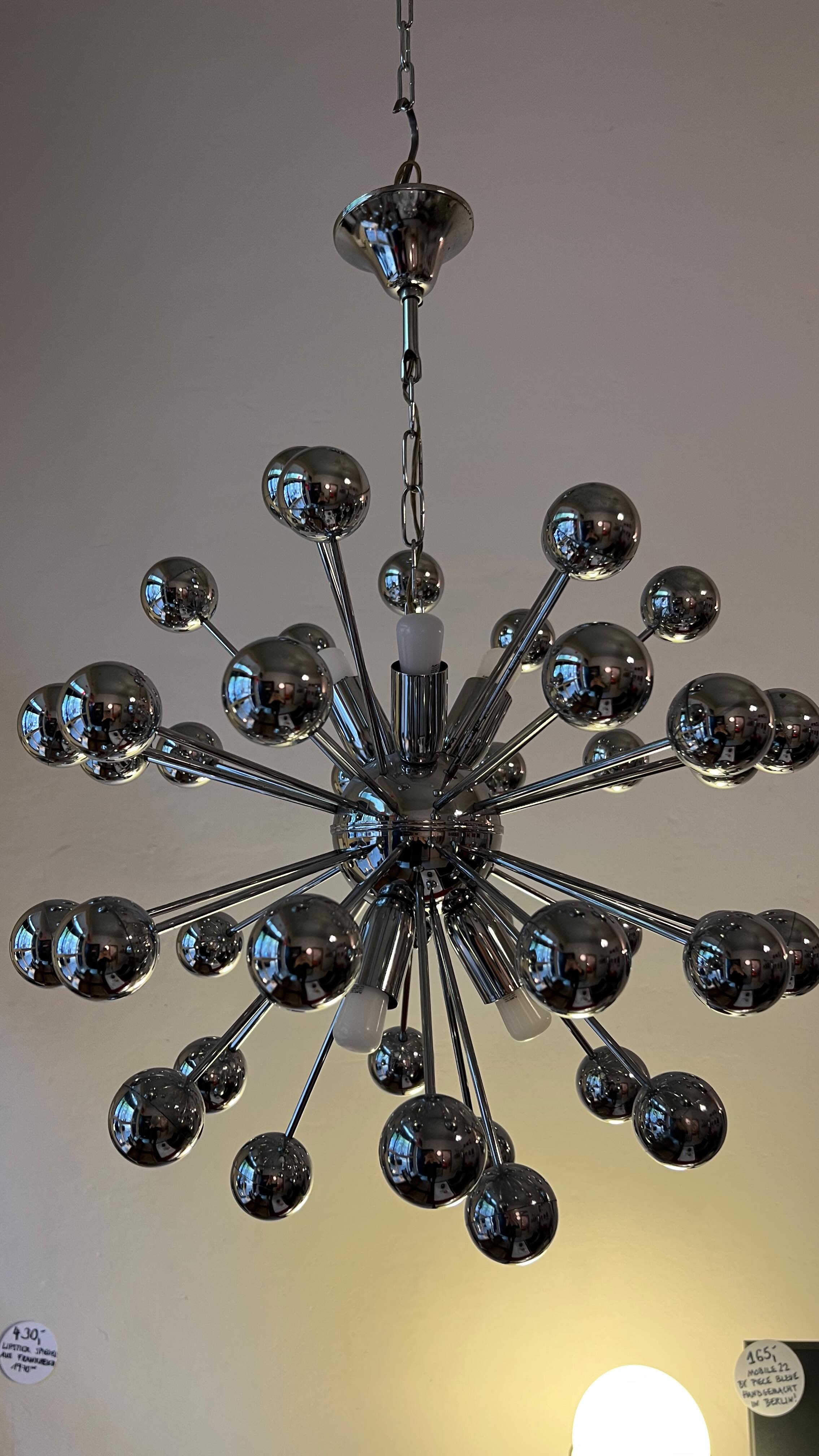 It’s officially lamps season!
And early darkness calls for good lightning, so here is a little selection of lamps from the shop.
Note: The medusa lamp is already sold.
#berlininterior #vintagefurniture #vintagemöbel #vintagefurnitureforsale #interiordesign #berlinvintage #vintagelamps #kartelllamp