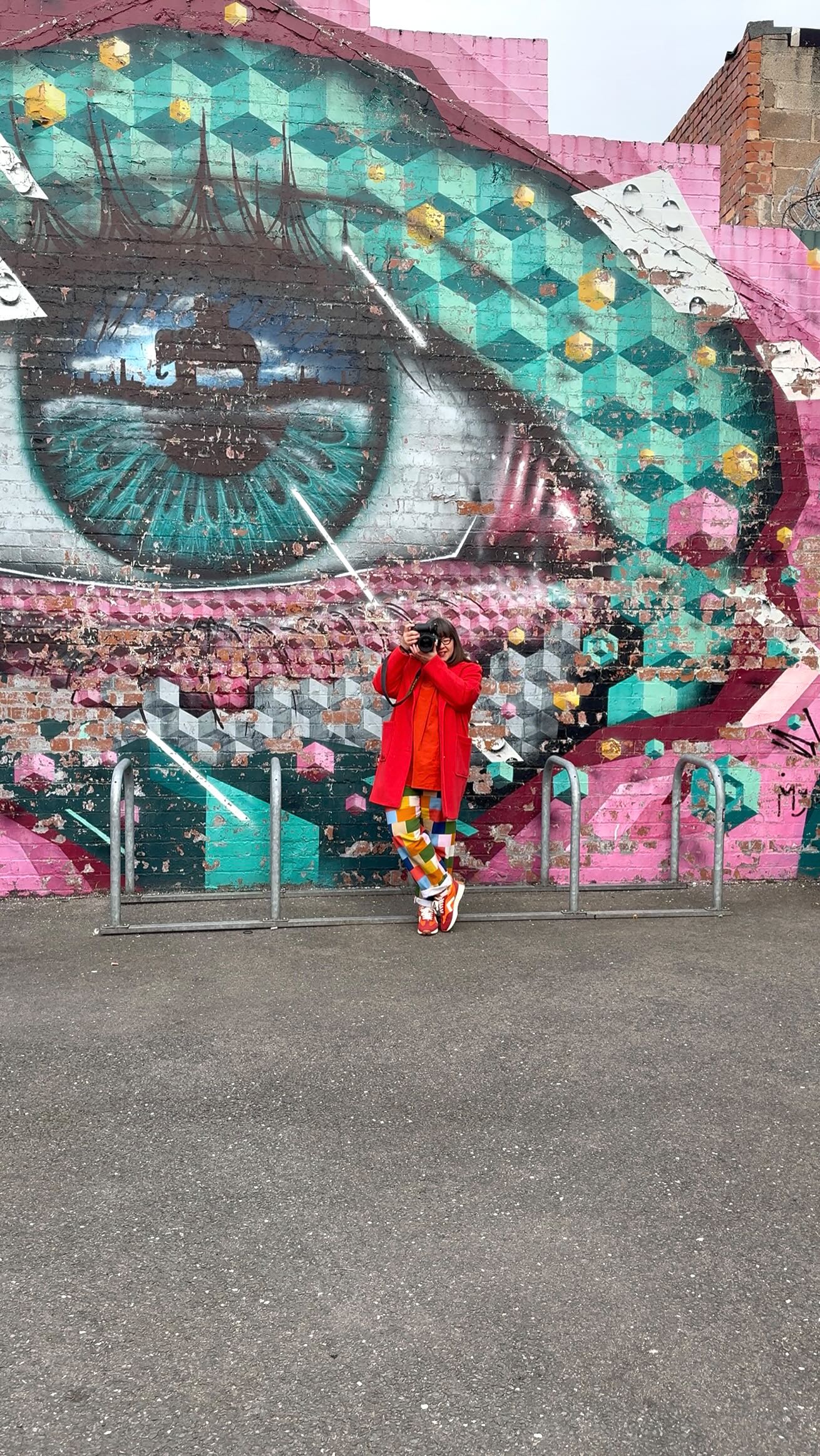 We all want to feel seen and yet visibility can feel like the scariest place to stand.
But here’s the truth: every time you show up, your confidence rises to meet you.
Every time you step into the frame, you become a little more anchored in who you are and what you’re here to lead.
You don’t need to be perfect.
You don’t need to feel ready.
You just need to be present.
Female founders: your story is powerful.
Your presence is strategy.
And your brand becomes magnetic the moment you decide to be seen.
If you’re ready to step into that version of you…
to capture the depth, the colour, the soul of your work…
I’m here for you.
DM me “SEEN” and I’ll open the door to the session that will shift how you see yourself
♥️ I am covering Warwickshire, Birmingham and London ♥️
Taking bookings for 2026.
Let’s go!