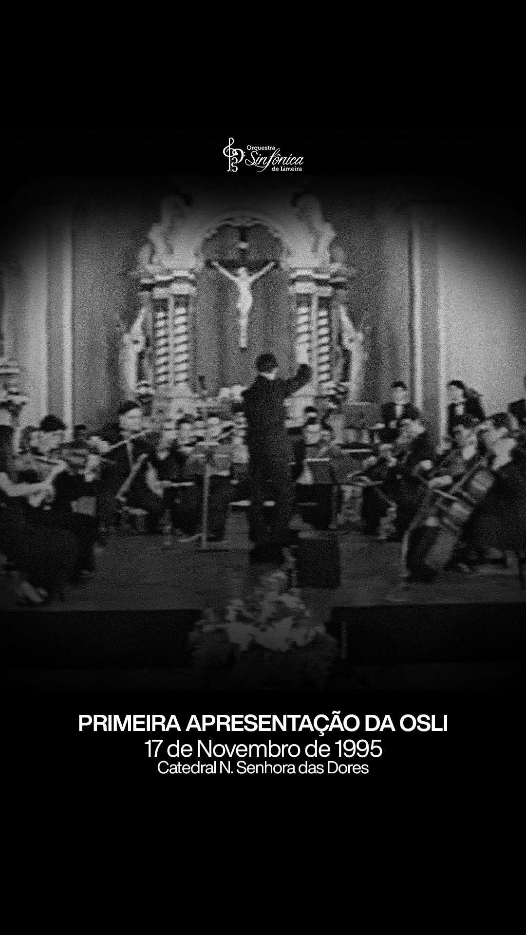 Tudo tem um começo. E o nosso foi assim: simples, corajoso, apaixonado… uma semente que, em 1995, já carregava o desejo de se tornar algo maior.
Revisitamos alguns trechos do primeiro concerto da Orquestra Sinfônica de Limeira que já desde o início conta com a regência do @maestrorodrigomuller. Um registro que emociona não apenas pela música, mas pela história viva que ele carrega.
Celebrar 30 anos também é honrar o passado. E que privilégio poder compartilhar esse pedacinho da nossa origem com vocês.
👉🏼 Lembrando que essa semana voltaremos à Catedral N. Senhora das Dores para o III Concerto da Série Pingente. Será uma muito noite especial! Mais informações em breve.
🎥 Arquivo Osli.