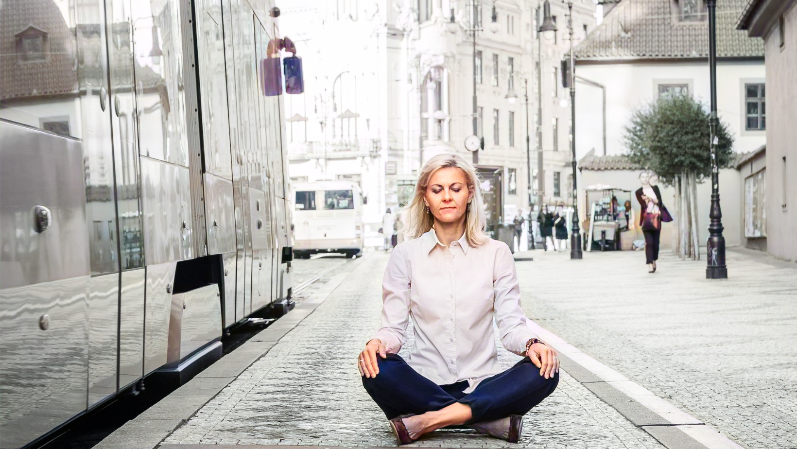 Poslední šance přihlásit se! 🌿
Odlehčený večer o meditaci pro moderní ženy.
Co meditace opravdu je? Jak začít, když hlava nejde vypnout?
Pojďme si o tom popovídat v bezpečné a lehké atmosféře.
📅 18. 11., Praha 6, 19:00–21:00 @souladronka
🎙️ s Janou Kyriakou
👉 Registrace v linku: https://souladronka.isportsystem.cz/#activity5566
#semwell #meditace #mindfulness #wellbeing #zenskaenergie #praha6