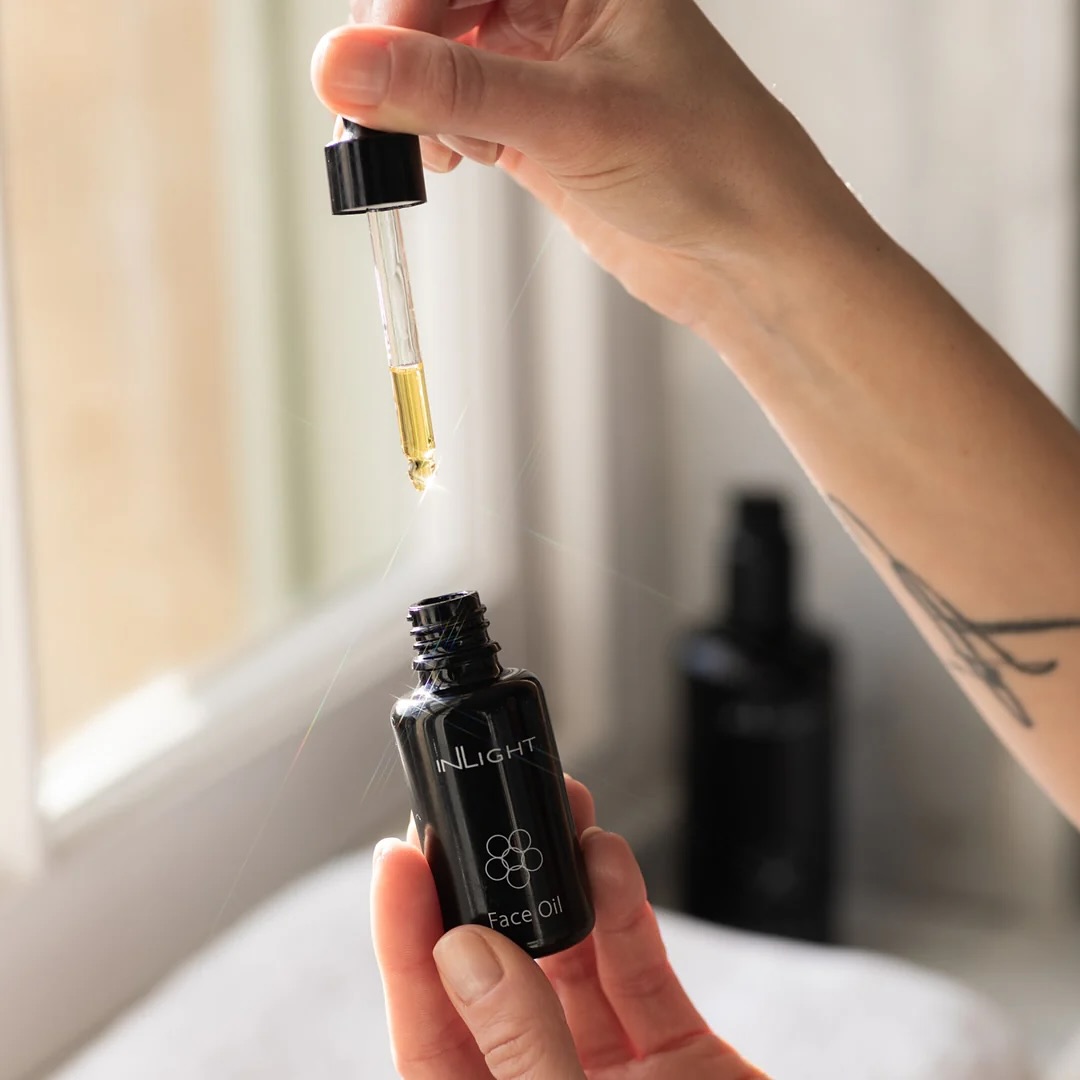 Derma Bella Trusted ✔️ Product Line Spotlight 🔦
✨Inlight Beauty Organic Skincare✨
Inlight Beauty is a Cornwall-born organic skincare line blending artisan craft, botanical purity, and cutting-edge quantum principles for truly transformative results. Founded in 2006 by Dr. Mariano Spiezia, medical doctor and clinical herbalist. Inlight has championed slow beauty and sustainable, green skincare long before it became a trend.
Each formula is created through a 30-day slow infusion of cold-pressed organic oils that mirror the skin’s natural sebum. Ingredients are gently distilled, activated by light, sound, color, and intentional energy, and preserved at their highest vibrational potency. This is where holistic skincare meets advanced absorption science.
Powered by the patented Bio-lipophilic Matrix®, Inlight products deliver rich nutrients deep into the skin, supporting:
• Optimal absorption of bio-active botanicals
• Healthy cell communication
• Boosted natural repair + rejuvenation
• Renewed hydration, radiance, and resilience
The result? High-performance, eco-luxury skincare that works with your skin—not against it. Pure, sustainable, energetic, and unbelievably effective.
As you know at Derma Bella, we scour the market for the BEST in holistic skincare, skincare that you can trust and feel good about using on your body. We are proud to currently carry 13 of InLight’s skincare products and our clients are loving them! Have questions? We’d love to hear from you!
All 📸: @inlight_beauty
#holisticskincare #sustainableskincare #bestskincare #inlightskincare #skincarewetrust