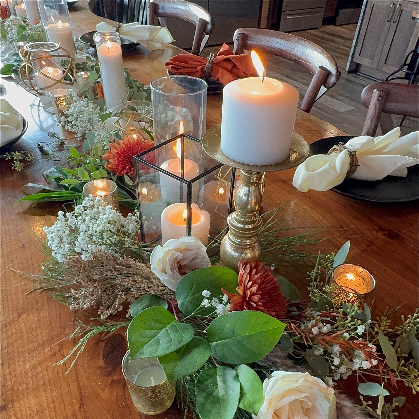 POV: your Smoky Mountain cabin wedding is perfection!
Just a sneak peek at this past weekend on the mountaintop with Raven and Dean.
#weddinginspiration #wedknoxville #weddingplanning #weddingplannersinknoxville #seviervillewedding #seviervilleweddingvenue #weddingplannerlife #louisianacomestotennessee #smokymountainwedding #smokymountaincabinwedding