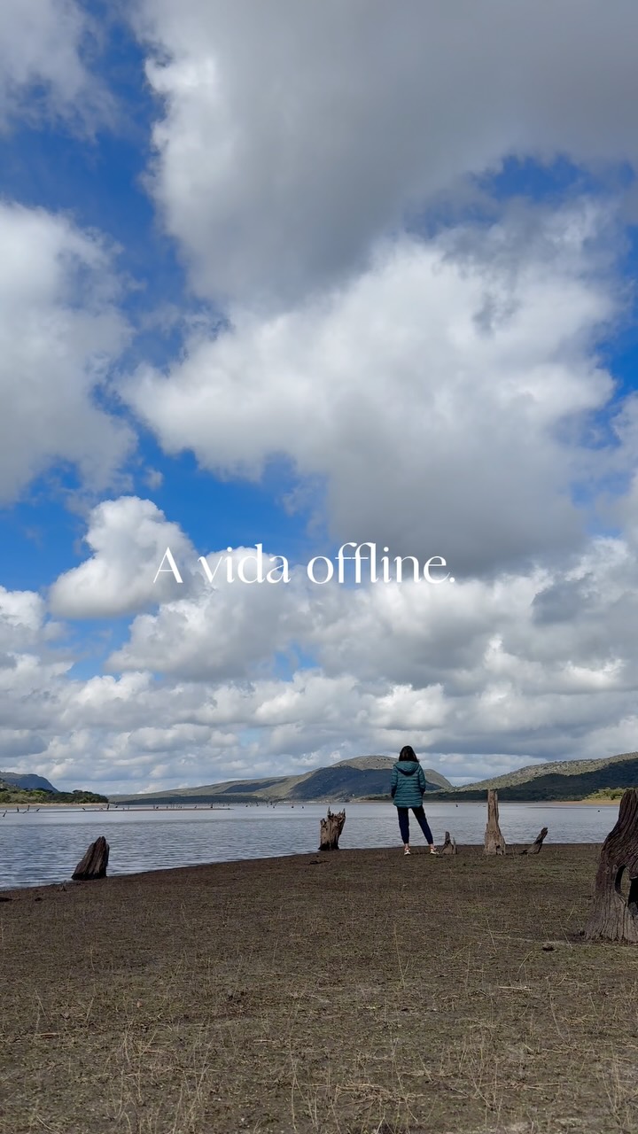 Desligar para se conectar.
Aqui, entre o ar puro e o silêncio que abraça, a gente descobre que estar off-line é voltar pra si.
Se hospedar nas Docas da Lapa é um convite para respirar fundo, desacelerar e sentir a vida no tempo certo — o seu.
Porque alguns momentos não pedem Wi-Fi… pedem presença. 🌿
📍 Lapinha da Serra | Docas da Lapa
📸 Compartilhe seus momentos com #DocasDaLapa e inspire outros a descobrirem seu refúgio de paz!
🔗 Reserve agora — link na bio.
#DocasDaLapa #LapinhaDaSerra #NaturezaQueInspira #EcoHospedagem #RefúgioNaSerra #TurismoSustentável #ViagemComPropósito #ConexãoComANatureza #PazInterior #HospedagemÚnica