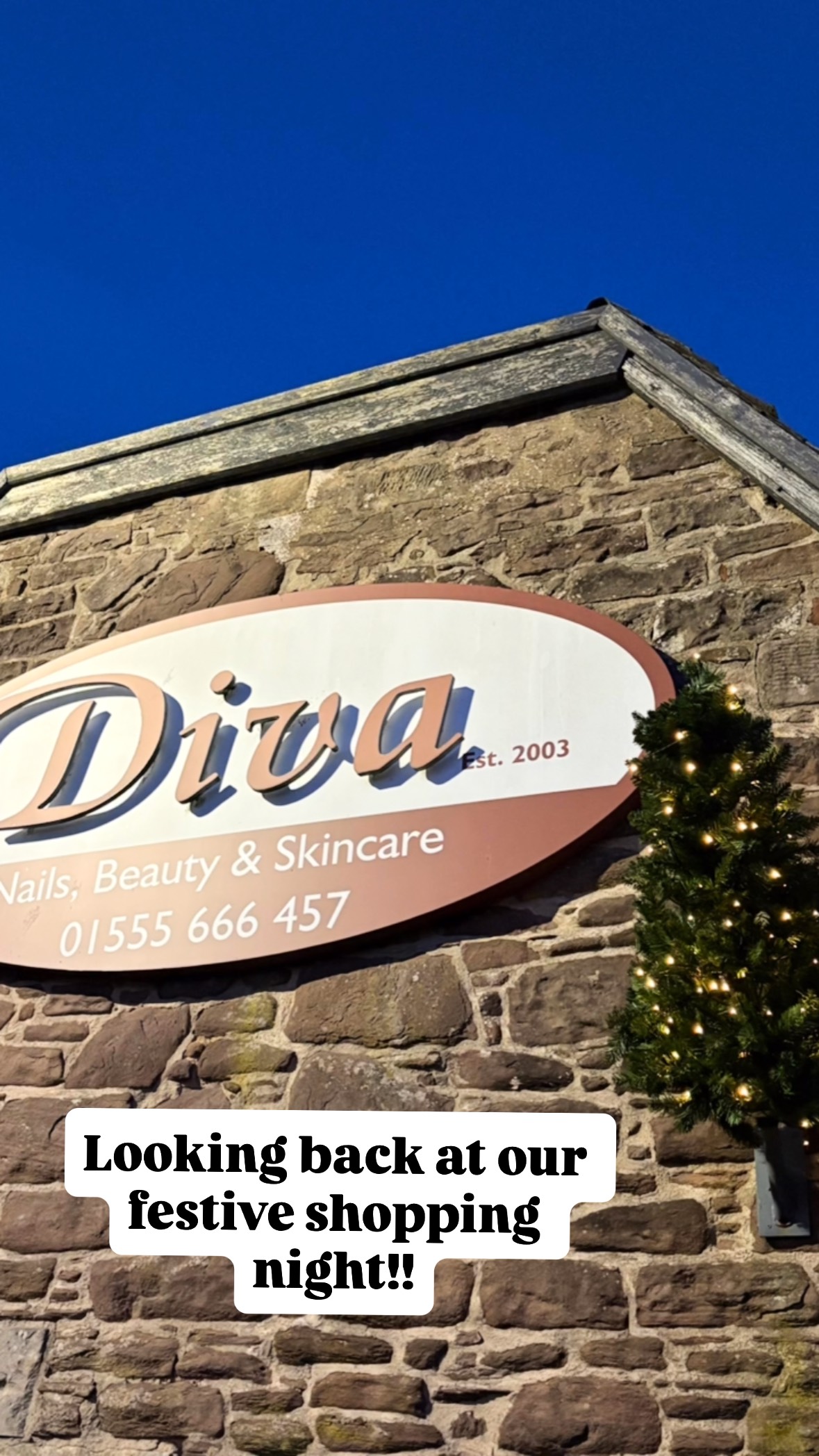 What a great night. ✨
Thank you to everyone who joined us for our Christmas Shopping Evening - your support means the world to us.
A huge shout-out to the team for working their socks off to make it magical and a special shout out to Heather for making the displays on the night look so fabulous!!❤️
If you missed it… don’t worry! We’ve got plenty of beautiful gifting options in the salon right up until Santa arrives 🎅!!
#christmasgift #christmasshopping #salonlife #thebestcustomers