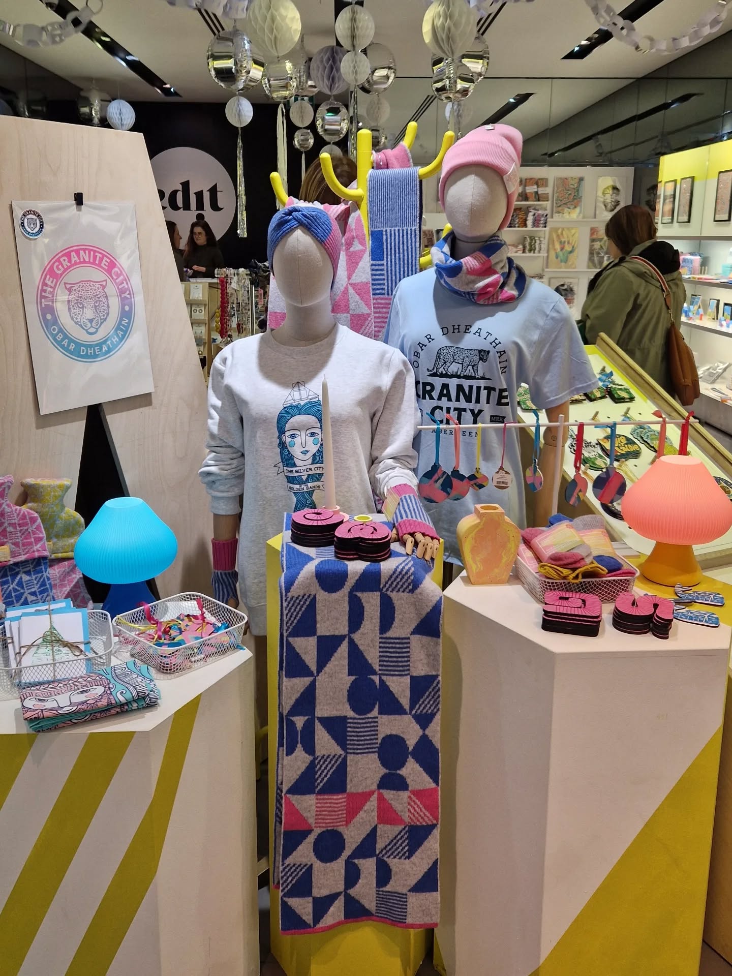 Don't forget to support local shops this festive season and visit your high street stores.
If you're looking for my woolly goodies in Aberdeen, check out @editaberdeen. It's packed with work from local makers and artists, definitely a winner this Christmas.
@bonaccordaberdeen
#supportsmallbusiness #colourinspiration #shopsmallthischristmas