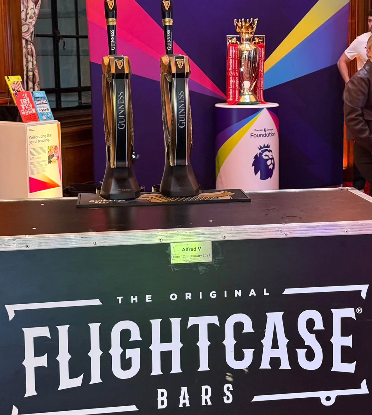 What would you rather have in your living room, the bar or the @premierleague trophy? Always a great time with our friends. #guinness #thepremierleague #flightcasebars #sendit ⚽🍻