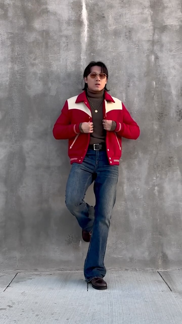 Like this look? Shop at www.highstreetporter.com
Search these keywords in the homepage
Sunglasses: JMM Earl
Necklace: Brad Pitt 2 piece
Jacket: Western Teddy
Belt: Split Belt
Pants: Lost Tape Flared Jeans
Boots: Camion
#mensfashion #mensfashionpost #mensfashionreview #mensfashionblogger #fashionblogger #fashionmen #fashionkilla #fashionmens #fashionmenswear #mensfashionblog #mensfashions #mensfashionstyle #mensfashiontips #mensfashiontrends #mensfashionwear #mensfashiondaily #mensfashionposts #mensfashionadvice #mensfashiontrend #celine #celinemen #flaredjeans #ourlegacy #ourlegacybelt #ourlegacyboots #jacquesmariemage #teddyjacket