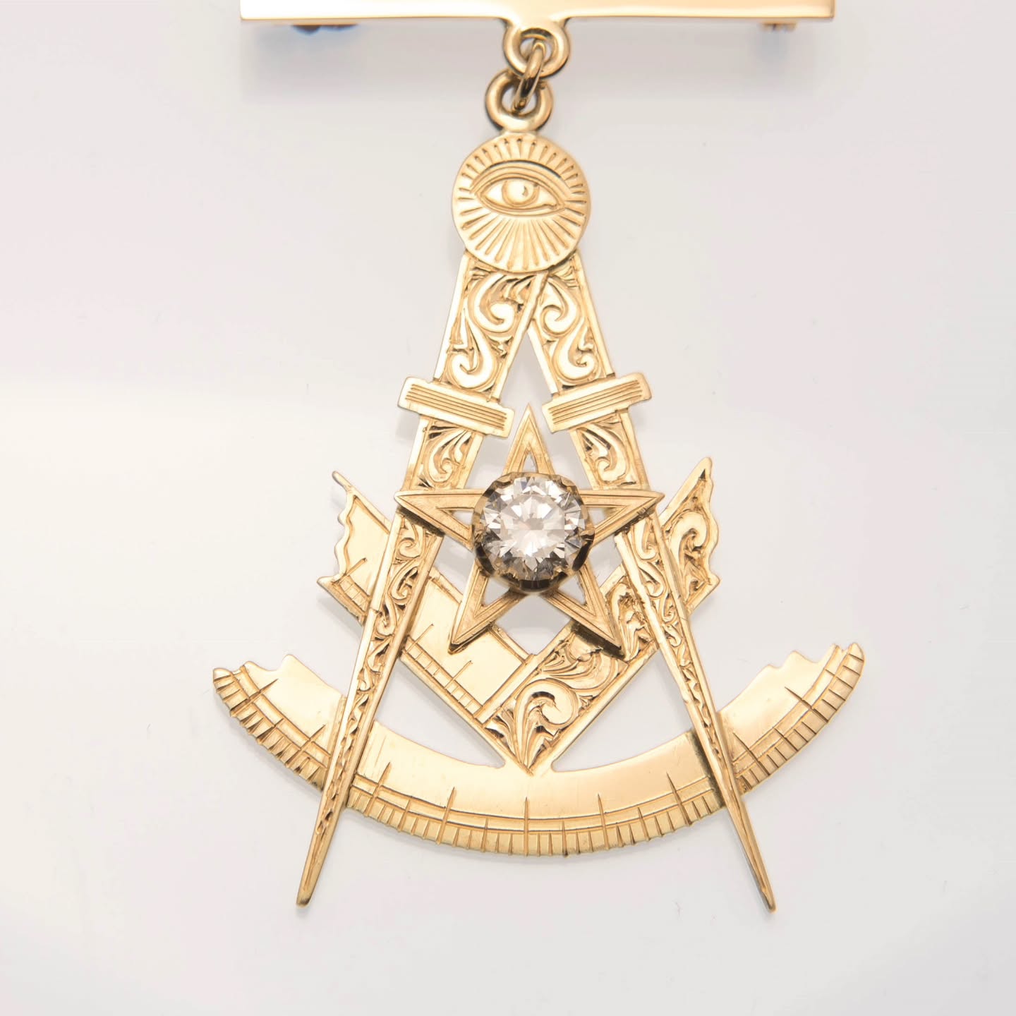 Flashback to an engraved Freemasons pendant I handmade to replace a piece that had been stolen.
The memories associated with jewellery whether new or passed down is what connects us. 🌻
If you're interested in a handmade unique piece of jewellery, I have some beautiful coloured stones and diamond pieces available before Christmas on my website www.alexandragasparinijewellery.com
Otherwise bookings are open for next year for custom individual pieces.🌻