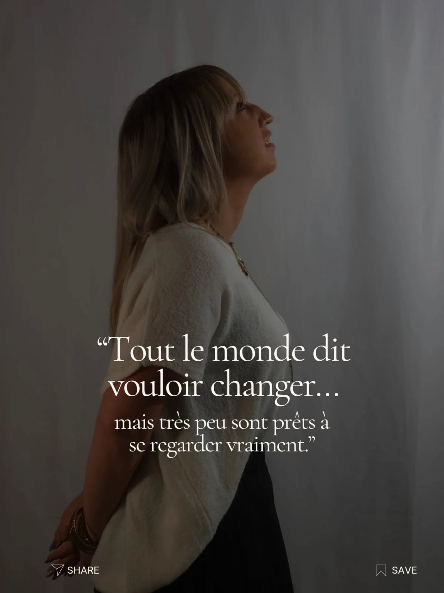 “Ne demande pas à la vie ce que tu refuses encore de te donner.” ✨
Je ne manifeste pas par hasard...
Je manifeste parce que je vibre ce que je veux attirer!
Et attention ⚠️ :
je ne parle pas d’une loi de l’attraction perchée, ni d’un délire ésotérique réservé aux illuminés!
Je parle de la logique naturelle des choses.
⬇️ On oublie un truc essentiel :
on réclame des choses qu’on n’est pas encore prêts à recevoir.
➡️ Tu veux l’amour
mais tu t’aimes à moitié.
➡️ Tu veux la réussite
mais tu vibres le doute.
➡️ Tu veux la paix
mais tu entretiens le chaos.
Et tu t’étonnes que ça ne bouge pas ?
Imagine recevoir TOUT maintenant, alors que tu vibres la peur, le manque ou la confusion...
Tu le saboterais aussi vite que ça arrive!
Parce que :
👉 La vie ne te donne pas ce que tu veux.
👉 Elle te donne ce que tu es capable de tenir.
Et c’est là que ça coince pour beaucoup :
⬇️
🔸 Focalisé(e) sur ce que tu ne veux plus.
🔸 En train de nourrir ce que tu veux fuir.
🔸 Vibrant la peur, et attirant la même histoire encore et encore...
Alors comment on change ça ?
➡️ Tu reviens à toi.
➡️ Tu observes ce que tu vibres vraiment.
➡️ Tu te prépares à recevoir.
➡️ Tu vibres ce que tu veux devenir, pas ce que tu fuis.
➡️ Tu crées de l’espace pour du nouveau.
Parce que le jour où tu es prêt(e) pour de vrai, la vie n’a plus besoin de te tester!
Elle s’aligne, elle s’ouvre, elle répond. ✨
Et toi, quelle phrase te pousse à la réflexion aujourd'hui afin d'agir pour demain?
#eveil #Transformation #Changersavie #Énergie #loidelattraction #puissanceintérieure
