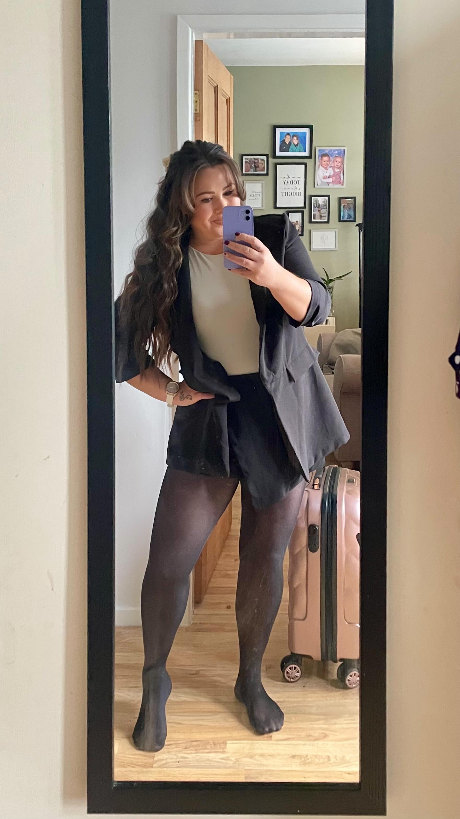 Imagine being 2 hours early for a nail appointment TWICE 🫣😂
Reserve your space for the online makeup class in my bio 💗
#diorbackstagefoundation #pinkgasmblush #narsblush #hourglassconcealer