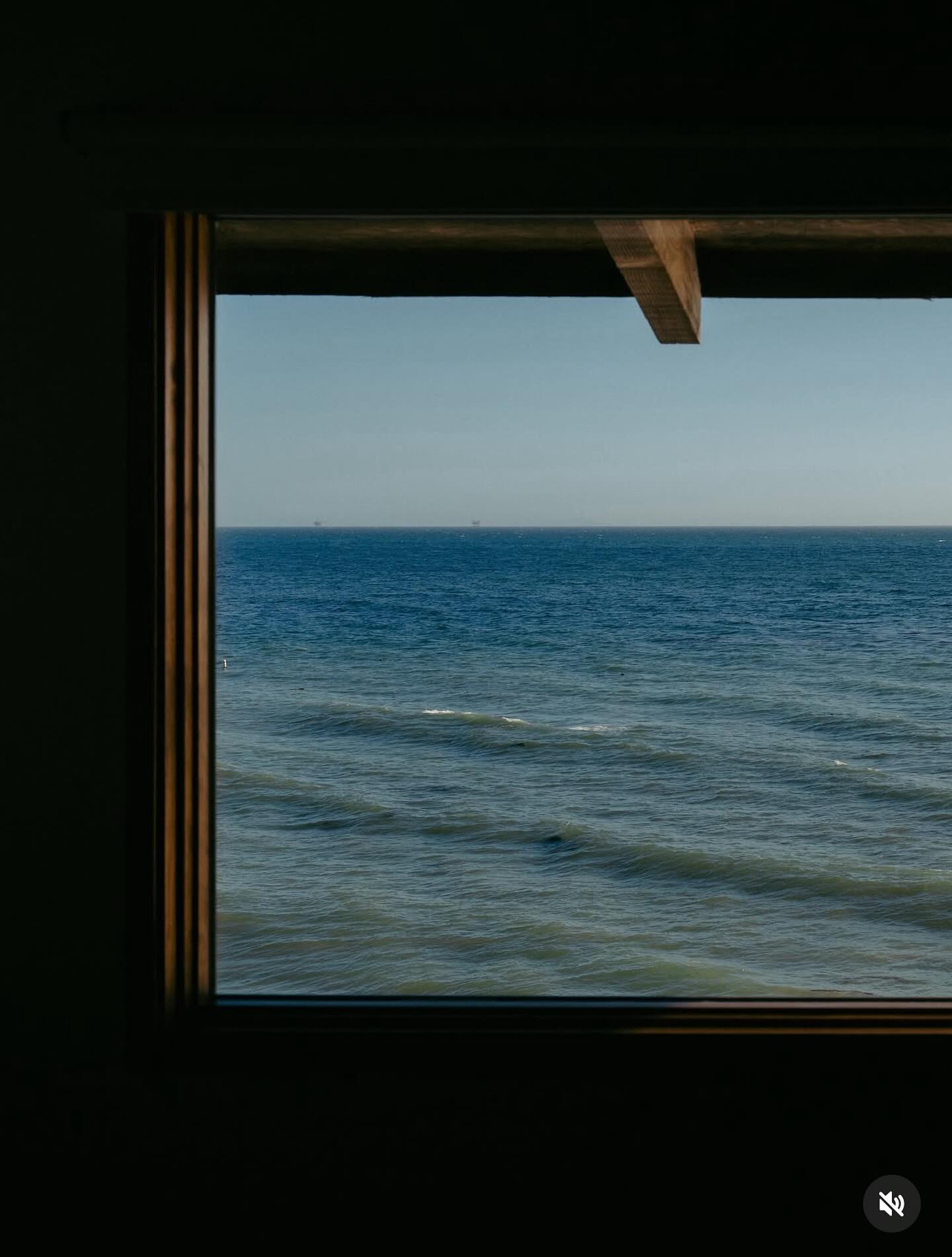 Dropping some endless ocean views for a little inspiration on this November Monday morning. 🌊
#niksenmoods
#oceanviews