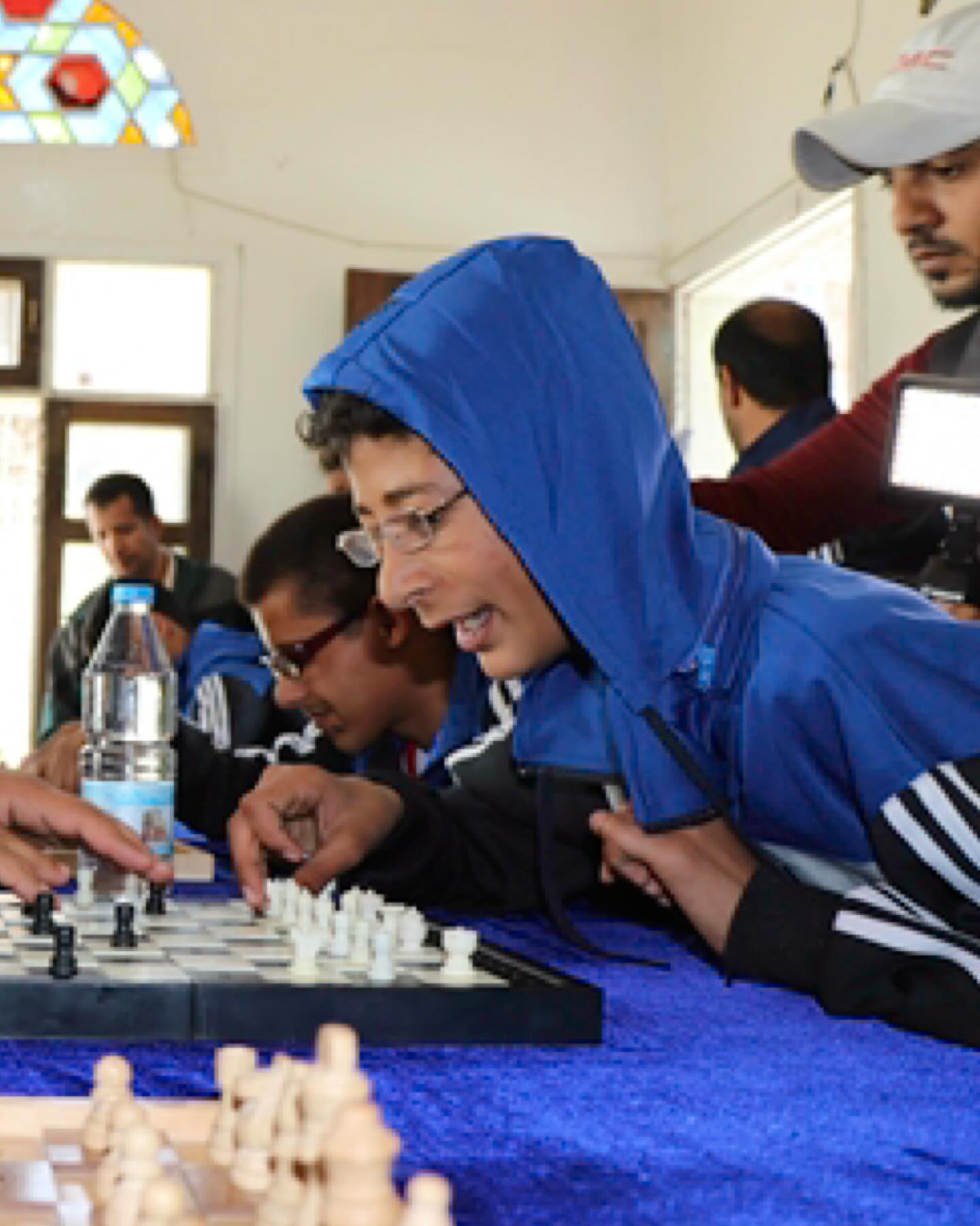OTB in Sanaa gets heated 🇾🇪🔥#sanaachess #yemenchess #irlotb #otb #streetchess #overtheboard #savvychess #chessclub #chess #irlchess #chesscommunity #chesslife #chesslove