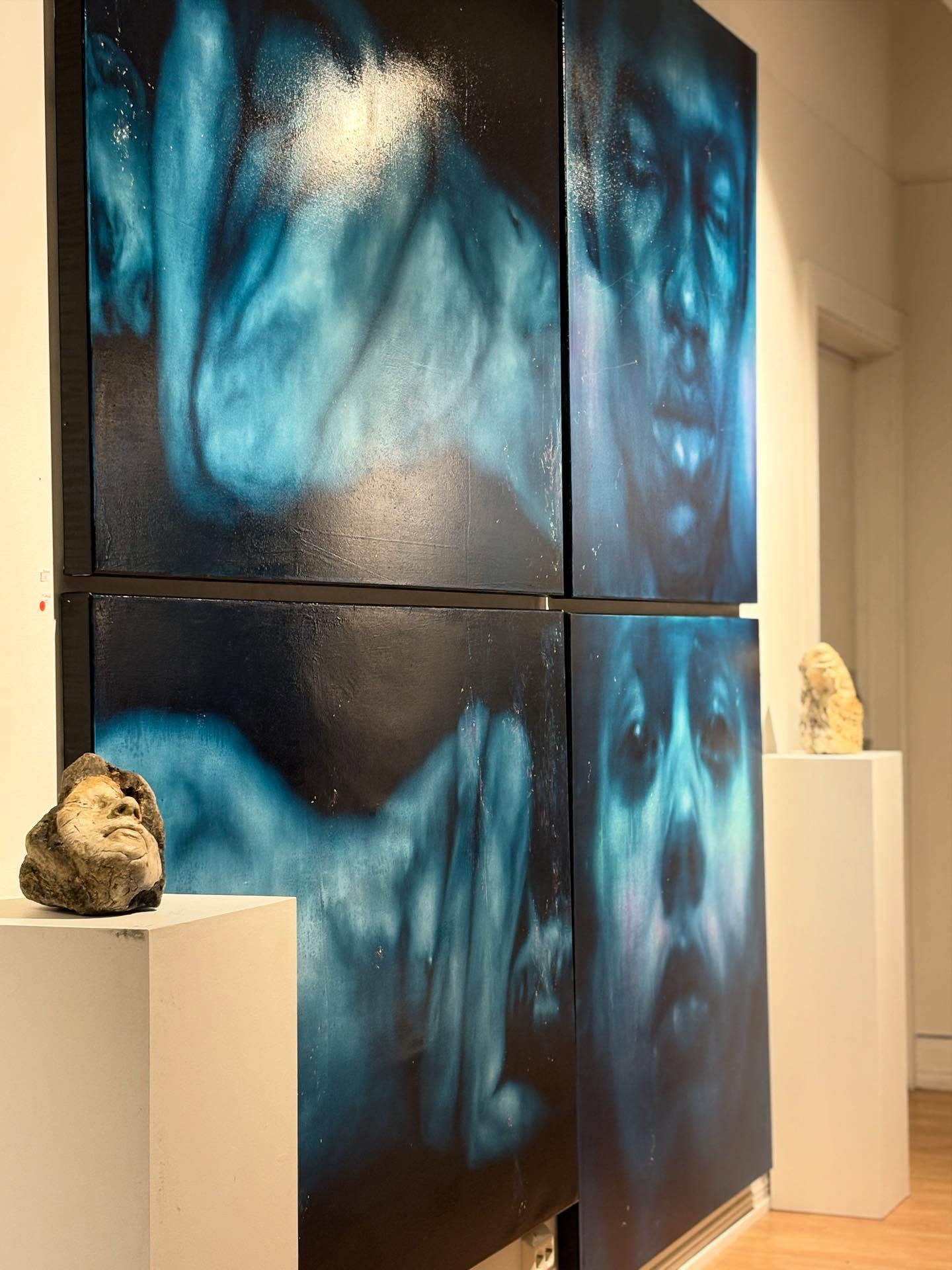 10 år /10 kunstnere
Bjørg Elise Tuppen
Mats Bårdlund
Clas Kristensen
Salgsutstillingen henger tom.23.november
Velkommen innom
•
@bjorg_elise_art @matsbaardlund @claskristensen @tromsosentrum #jubileumsutställning #10år