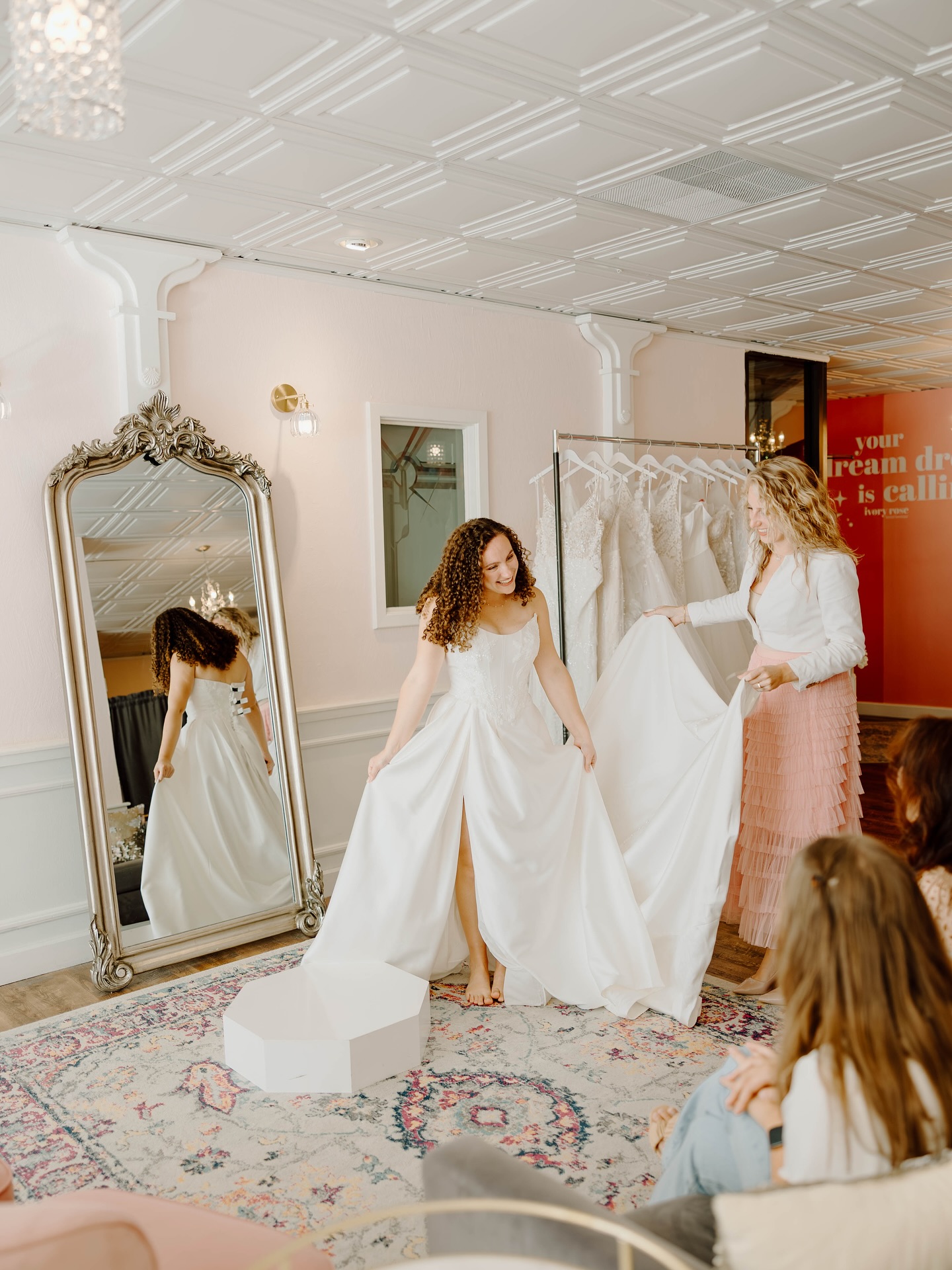 Let’s talk about your entourage!! (aka… your shopping group!!)
It is SO important to make sure you bring your most trusted, valued people to your wedding dress shopping appointment!
So often we hear “I wish ____ was here! I didn’t think I would find it today!”
#ivoryrosebridalboutique #weddingdressshopping #weddingdress #ivoryrosebride #2026bride #2027bride #wisconsinbride #wibride #weddingdresses