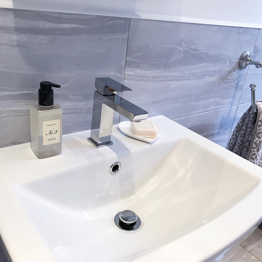 Whether you're completely fed up with cleaning and ready to hand it over to someone else... Whether you do your best to stay on top of the housework but keep spotting those little things you can't keep up with… Whether you'd love a proper deep clean so that your own effort afterwards actually gets you the standard you deserve… Or whether you simply don't have the time at all - I'm here to help! I'm fully booked for the rest of 2025 and am now taking bookings for 2026. I get booked up quickly, so don't wait if you know you'll be needing a clean! And in other news, I've now reached over 500 followers across my social media platforms! I'm genuinely honoured to have you all along for my cleaning adventures. Thank you so much for your support 💖