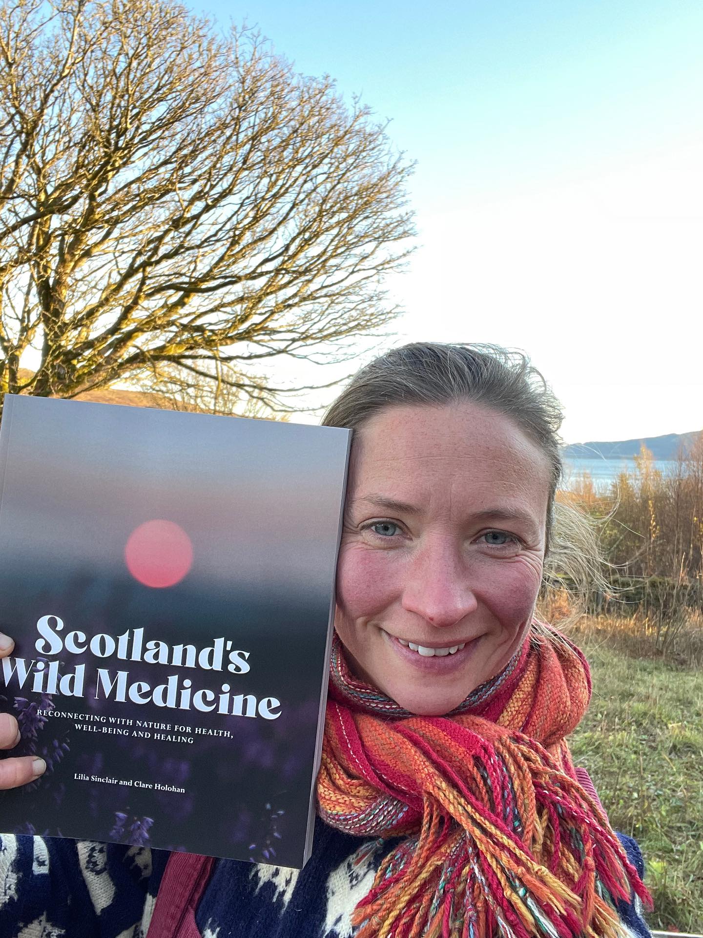 🌟Exciting News! 🌟
From now until the end of November you can buy my book Scotland’s Wild Medicine from my website (link in bio)with a whopping 20% discount, as thanks to all my followers on socials this year. Just use the coupon code WINTER20 at the checkout.
Winter is here, there’s so many cosy fireside evenings to come, you’re gonna need a good book to keep you occupied through the dark nights, right?
With photography by @eilidh__cameron and co-written and published by @heal_scotland if you haven’t got your copy yet this is not to be missed!
Have a cosy winter everyone 🧡🍂
.
.
.
.
.
.
#scotlandswildmedicine #wildmedicine #scottishhighlands #herbalmedicine #herbalist #winter #book #author #giftideas #foraging #forager