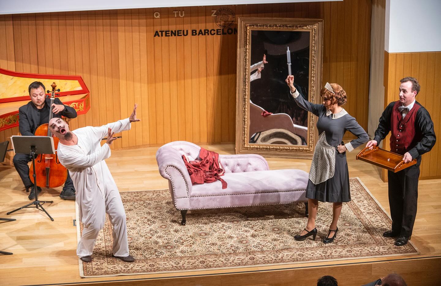 Ja hem estrenat! 😍🎉
La serva padrona, de Pergolesi.
Avui hem fet la primera funció a l'Ateneu Barcelonès, gràcies a @enginyersindustrials per fer-ho possible!
📸 de @toni_bofill
Enhorabona a tots els artistes i al gran equip que hi ha al darrere d'aquesta producció. Bravi!💙👏🏼👏🏼
La posada en escena de Miquel Gorriz ens ha portat a un univers còmic propi del cinema mut.
Encara teniu una última oportunitat de veure aquesta Serva padrona aquest diumenge 21 desembre, a les 19h a Sant Cugat del Vallès!
Més informació i entrades a link en bio (@aproperainsta) 👈🎟️
@culturastc
#santcugat #santcugatdelvallés #opera #pergolesi #laservapadrona