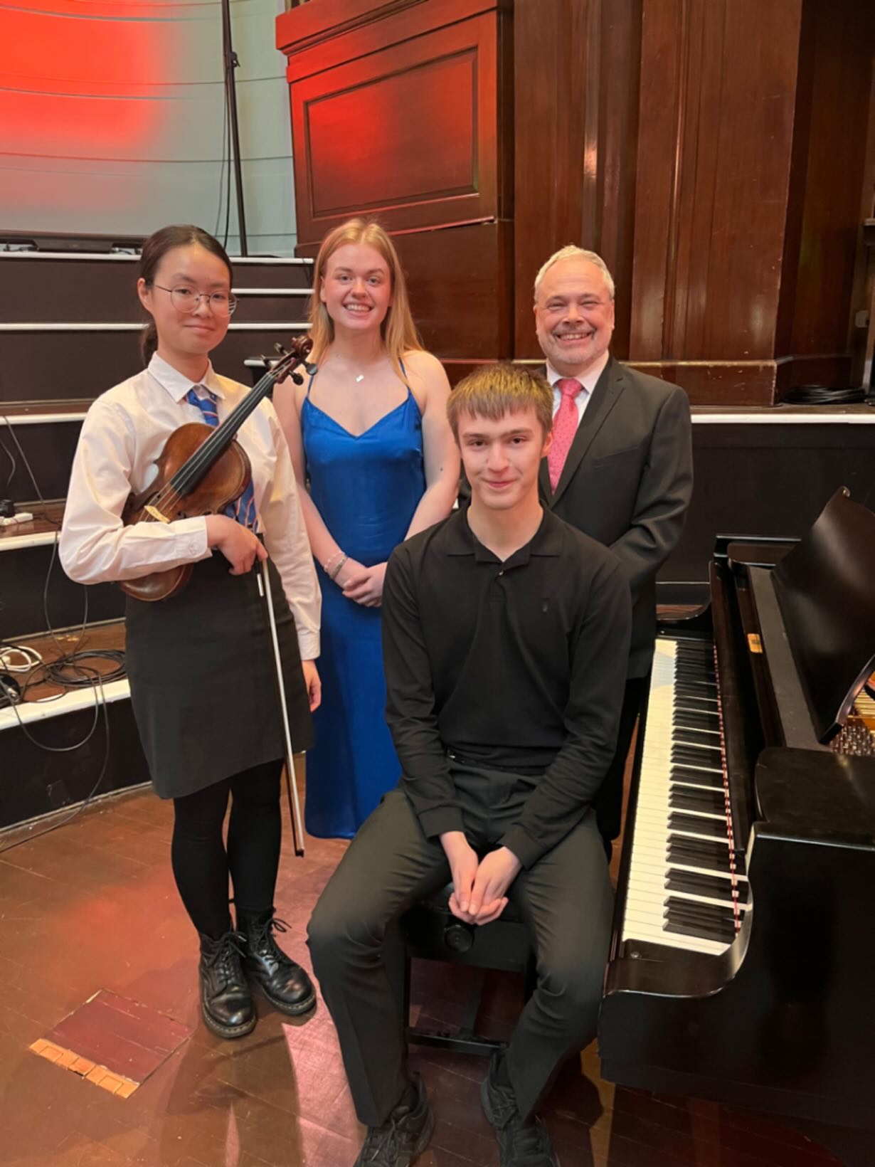 Congratulations to Michelle Tse, Connie McLean, Andrew Watson and Colin Stuart on their fantastic performances at today’s Cowdray Hall Lunchbreak Concert.
Thanks also to those audience members who braved the snow and ice to manage along.