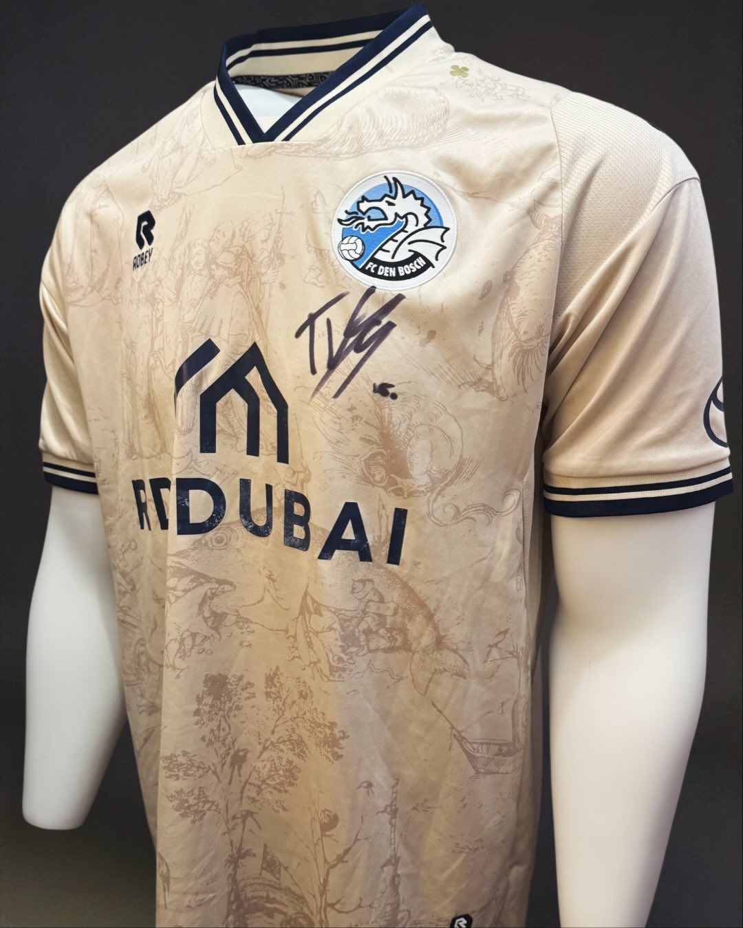 ๐ต๐๐ฎ๐๐ช ๐๐ฎ๐ท ๐๐ธ๐ผ๐ฌ๐ฑโช๏ธ
FC Den Bosch โ Teun van Grunsven
Matchworn Shirt
FC Den Bosch vs. Jong Utrecht โ 16 September 2024 ๐ตโช๏ธ
This shirt was matchworn by Teun van Grunsven during the league match between FC Den Bosch and Jong Utrecht on 16 September 2024 in the Dutch Keuken Kampioen Divisie. โฝ๏ธ
Van Grunsven, a true club product and a key figure in the FC Den Bosch defense. A unique piece of FC Den Bosch identity and a valuable addition to the collection. ๐ช๐ป
#matchworn #football #footballcollection