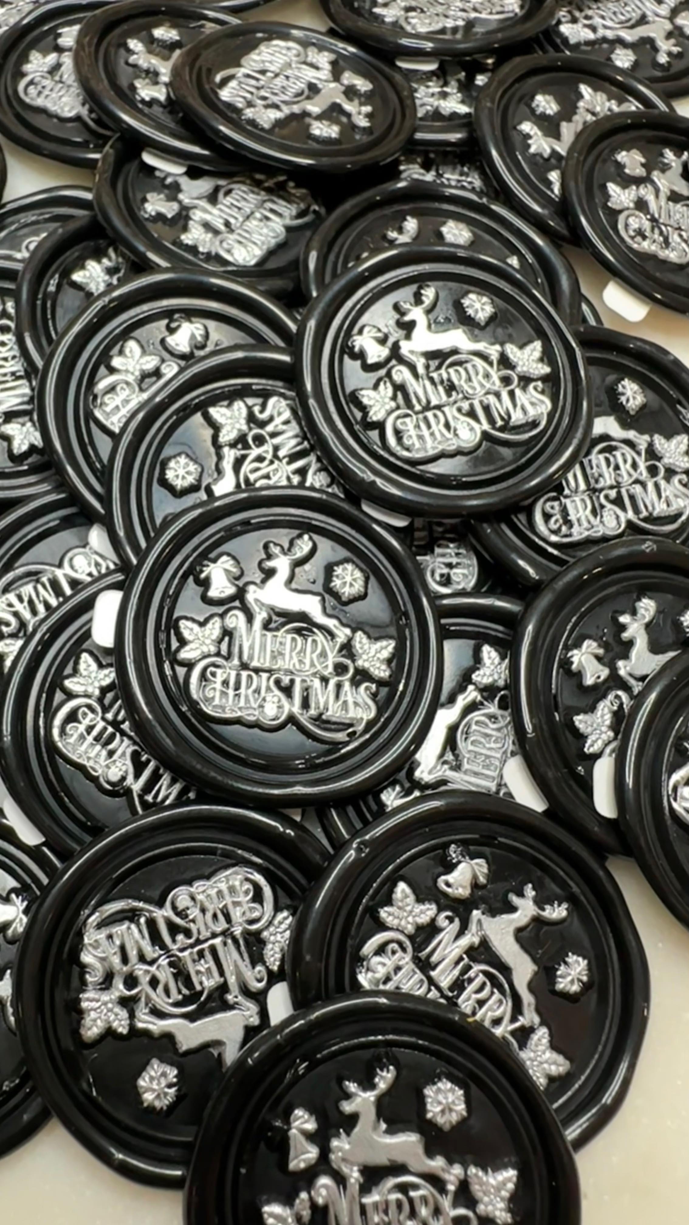 Why not go bold this Christmas?
We are absolutely loving this order using our Merry Christmas - Reindeer Flying wax seal in Black and Silver! Who says festive has to be red and green? Our customer’s unique colour scheme proves that sophistication and a touch of luxe are always in style. Whether you’re after a statement for your cards, gifts, or invitations, black and silver brings a modern twist to a holiday cheer. ✨
Looking for something different for your Christmas projects. Check out our website for more options.
P.s the gardenia’s are from my garden and they smell heavenly!
#ChristmasStyle #WaxSeal #CustomOrder #BlackAndSilver #FestiveWithFlair #SupportLocal
