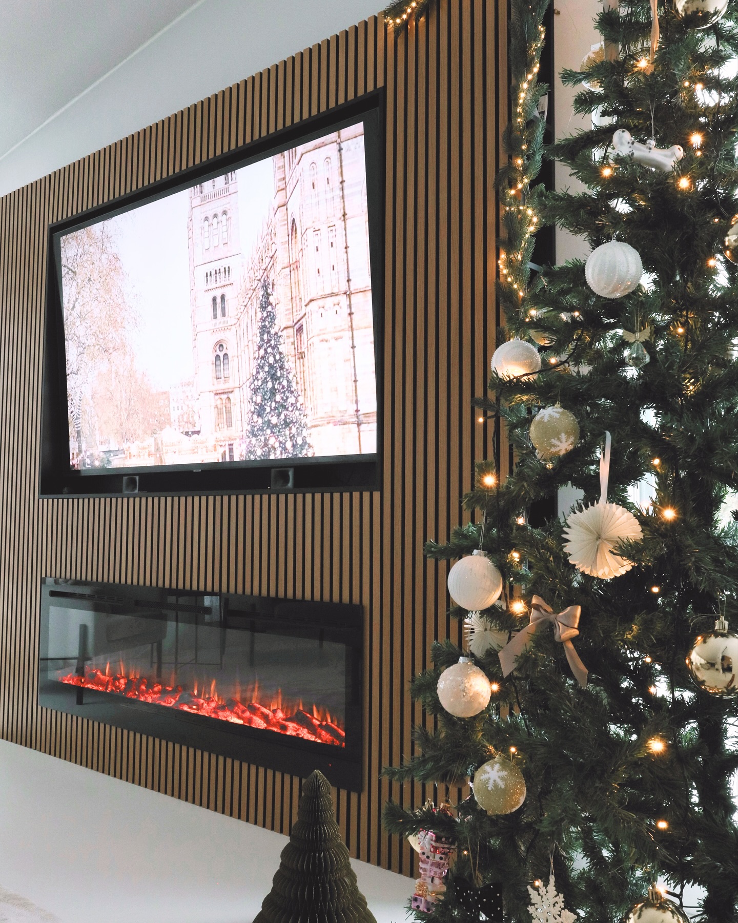 A media wall should do more than frame your TV. It should bring your living space together.
Frazer-Lewis designs bespoke media walls with integrated cabinetry, shelving, and lighting to create a seamless, functional feature for your home.
We can also update existing joinery with new doors, finishes, and fitted panels to give your room a fresh, cohesive look.
🎄 Transform your living space for Christmas, with a bespoke media wall built around you.
Book your design consultation with @Frazer-Lewis today.
#MediaWall #HomeDesign #EssexHomes #LivingRoomGoals #Basildon #MediaWallsEssex #MediaWallsBasildon #hornchurch #billericay #shenfield