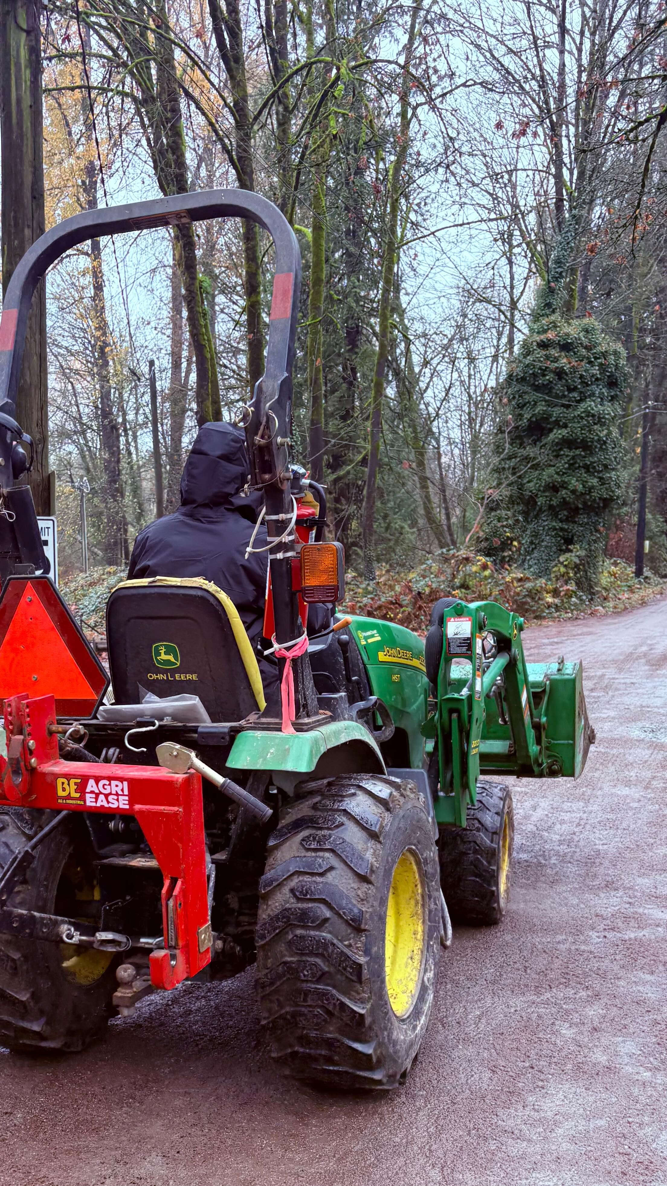 Did you know BHA is entirely volunteer run? Meaning there are no full-time staff and all of our Members contribute towards making our facility run.
In addition to accredited training, our members volunteer their own time as well to teaching others how to maintain BHA.
We truly thank all of our Members for their ongoing dedication.
It truly takes a village.
#HorsesInBurnaby
