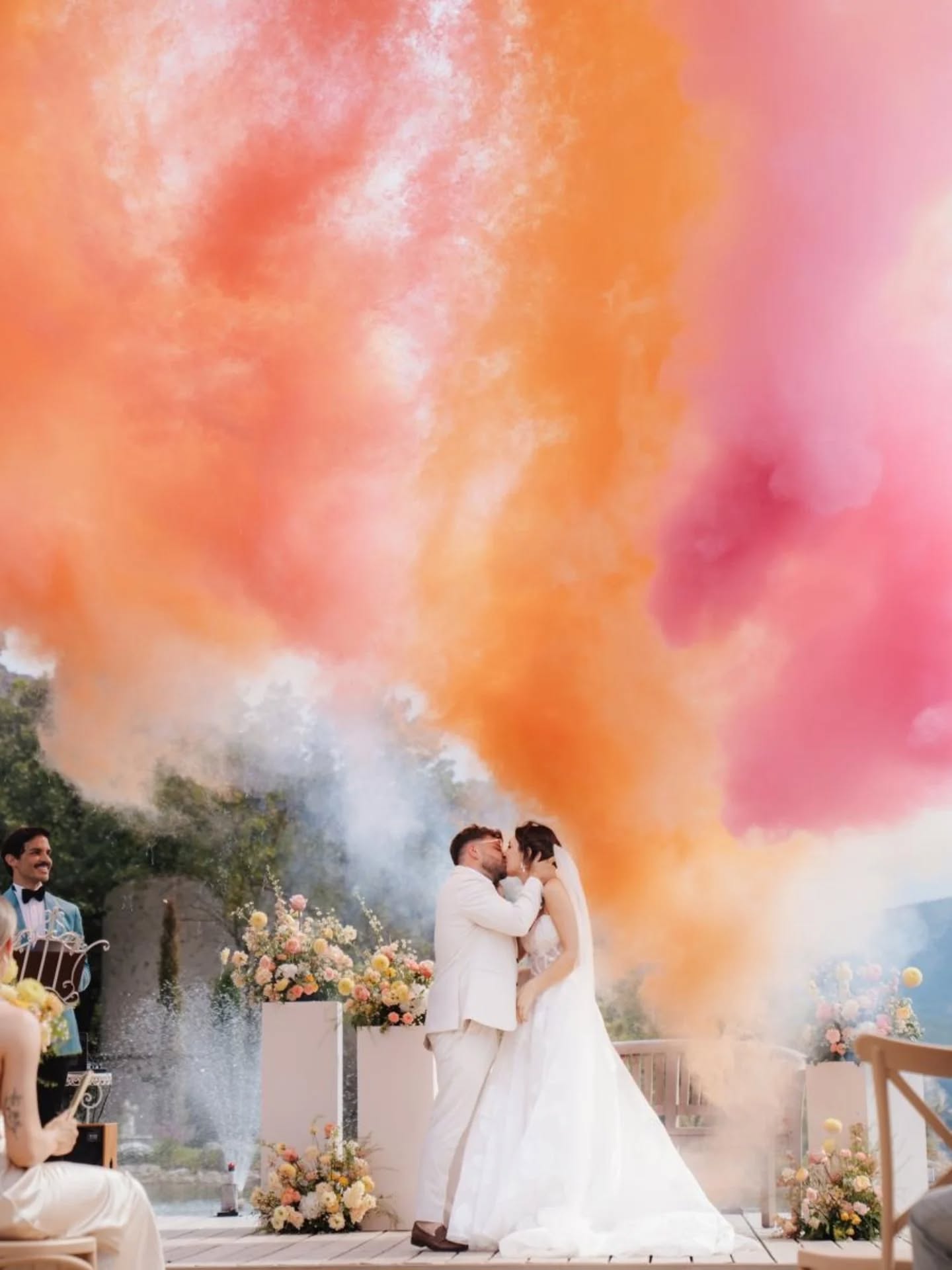 🌼 N & C 🌼
06.08.2025
Une explosion de couleurs pour ce mariage 🎉
Swipez pour découvrir tous les détails de cette ambiance colorée et tellement inspirante !
Team:
@le_mas_des_cinq_fontaines
@caravanepalace_events
@melaine.bois.fleuri
@noy_events_artifices
@efren_officiant
#fleuriste #flowers #flowerlovers #fleursmariage #fleuristeevenementiel #flowerscolors #flowerarrangement #fleurs #mariage #mariagecoloré #mariageenprovence #weddingprovence #weddingsouthoffrance #weddingsinfrance #wedding #weddingflowers