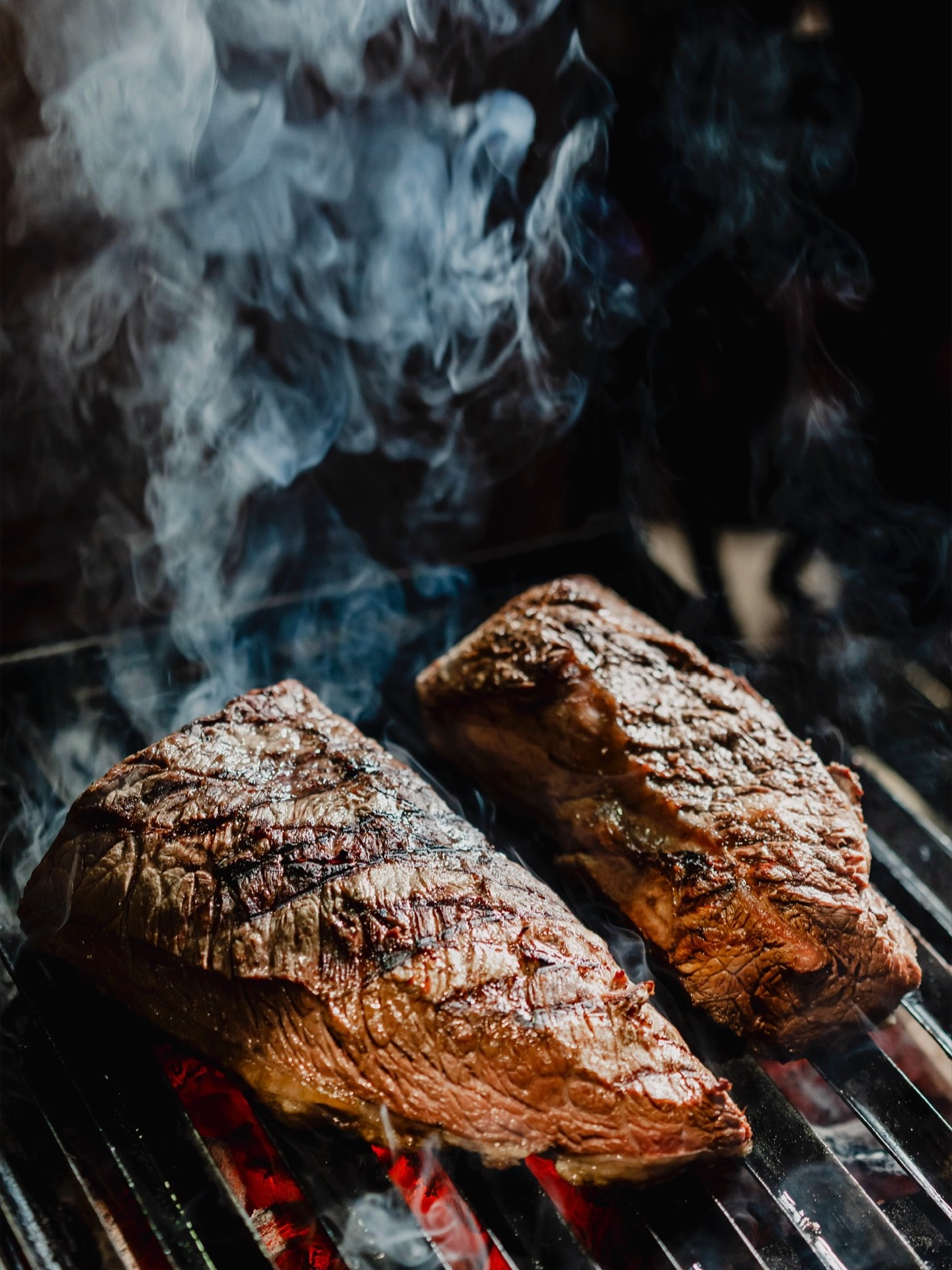 El verdadero lujo está en lo simple: una mesa bien servida, buena comida y el placer de compartir en Aranjuez. 🥩🍷
.
.
.
#aranjuez #grupoAranjuez #AranjuezSteakHouse #madrid #planesmadrid #restaurantesmadrid #restaurantegallego #comerenmadrid #cenarmadrid #bernabeumadrid #carnegallega #restaurantedecarne #restaurantedecarneenmadrid #top10restaurantesmadrid #comidavenezolanamadrid