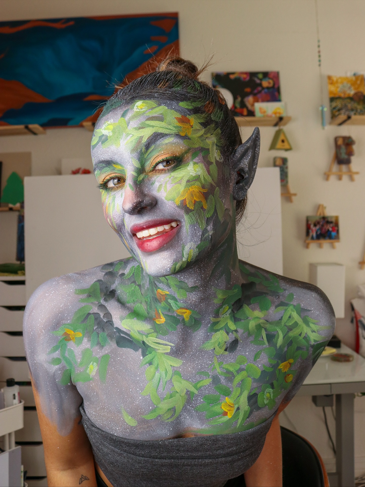 creosote fairy 🧚 inspired by the creosote plant
inspired by larrea tridentata also known as the creosote bush
as i have grown into myself more as an artist i have come to realize how important exploring a deeper connection with the desert is to me
some facts about this plant:
🌿highly drought tolerant
🌿evergreen shrub
🌿some colonies may be over 11,000 years old
🌿produces a strong “desert rain” smell when wet from the resin in the leaves
🌿root systems spread wide and shallow to collect limited rainfall
🌿supports over 60 insect species - including creosote-specific beetles
🌿used by Indigenous desert tribes for medicinal teas and more
🌿historically used for inflammation and infection - internal use now cautioned due to toxicity
🌿the spherical fuzzy dude is a fruit!! they are small seed capsules covered in white, silky hairs that help them disperse by wind and the fuzz protects the seeds from intense sun and heat
full, in-depth process posted over on snapchat!! would love it if you join me over there (just search makeup madhouse) 💛
#natureart #bodypaint #bodypainter #arizonaartist #arizonabodypaint #phoenixbodypaint