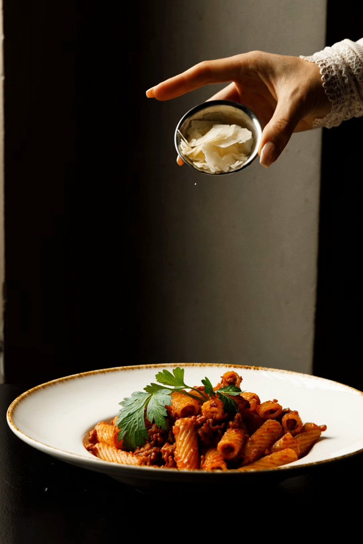 Manche Gerichte sind mehr als nur lecker. 🍝
Unsere Traditions-Bolognese ist ein Stück Ludwigs-Geschichte!
Nach Familienrezept, seit vielen Jahren auf der Karte,
geliebt von Generationen.
❤️ Cremig. Herzhaft. Hausgemacht.
Und für viele von euch: das absolute Lieblingsgericht.
Wer’s einmal probiert hat, weiß:
Das schmeckt nach Zuhause.
#traditionsbolognese #ludwigskarlsruhe #50jahreludwigs #hausgemachtmitliebe #karlsruheisst #signaturedish #caféludwigs #lieblingsgericht