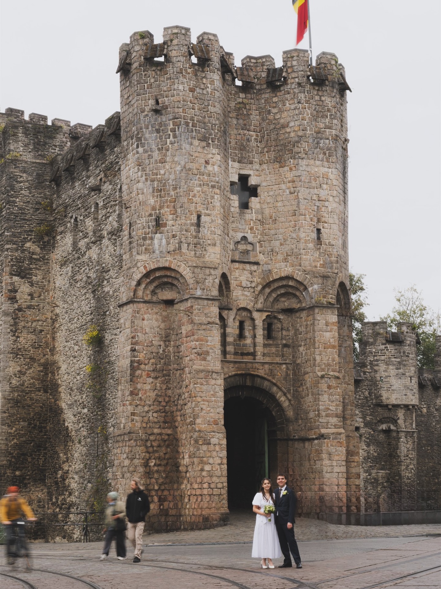 Thanks to I&P for trusting me and passing two hours with me in the heart of Gent on their wedding day. It was a true honour.
#gent #gentwedding #weddinggent #weddingphotography