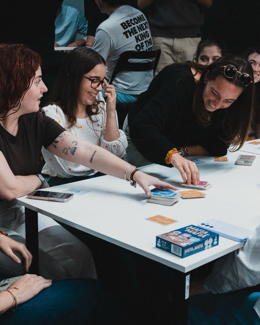 Otro pequeño recuerdo de lo que se vivió en Monte Ronin 🖤
Gracias de nuevo a todos los que vinisteis, jugasteis, preguntasteis y nos acompañasteis en este primer gran paso.
Aquí os dejamos algunas fotos para revivir el momento.
Y sí… ya queremos repetir. 😏