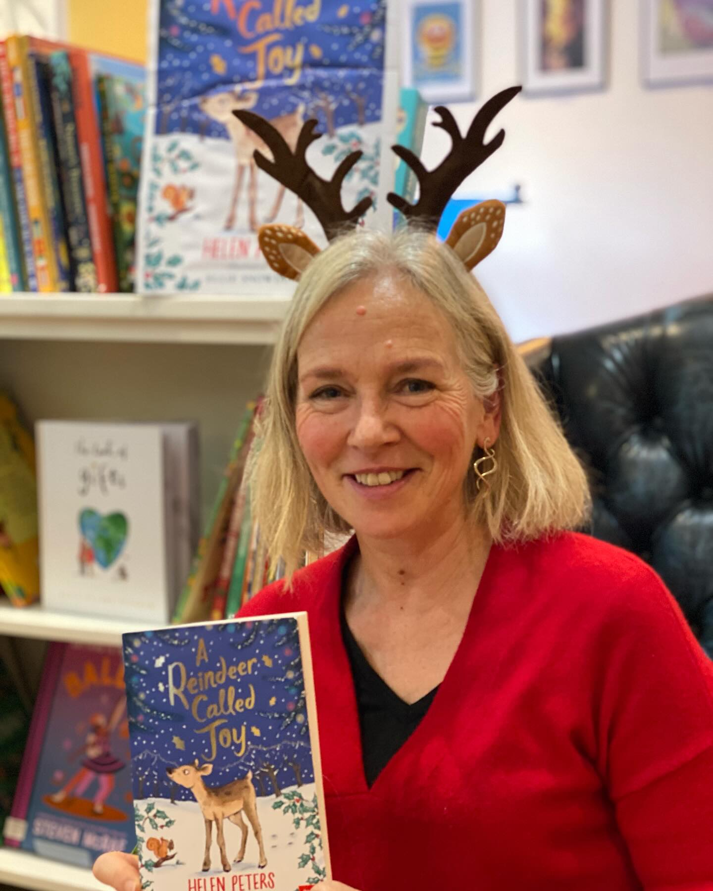 What a fun afternoon at @booknookhove, sharing A Reindeer Called Joy with lovely families, and hearing the children’s suggestions for all sorts of new animal stories! Thanks so much to @nosycrow and The Book Nook. Bonus picture of the Brighton and Hove horizon looking stunning in the November sunshine.