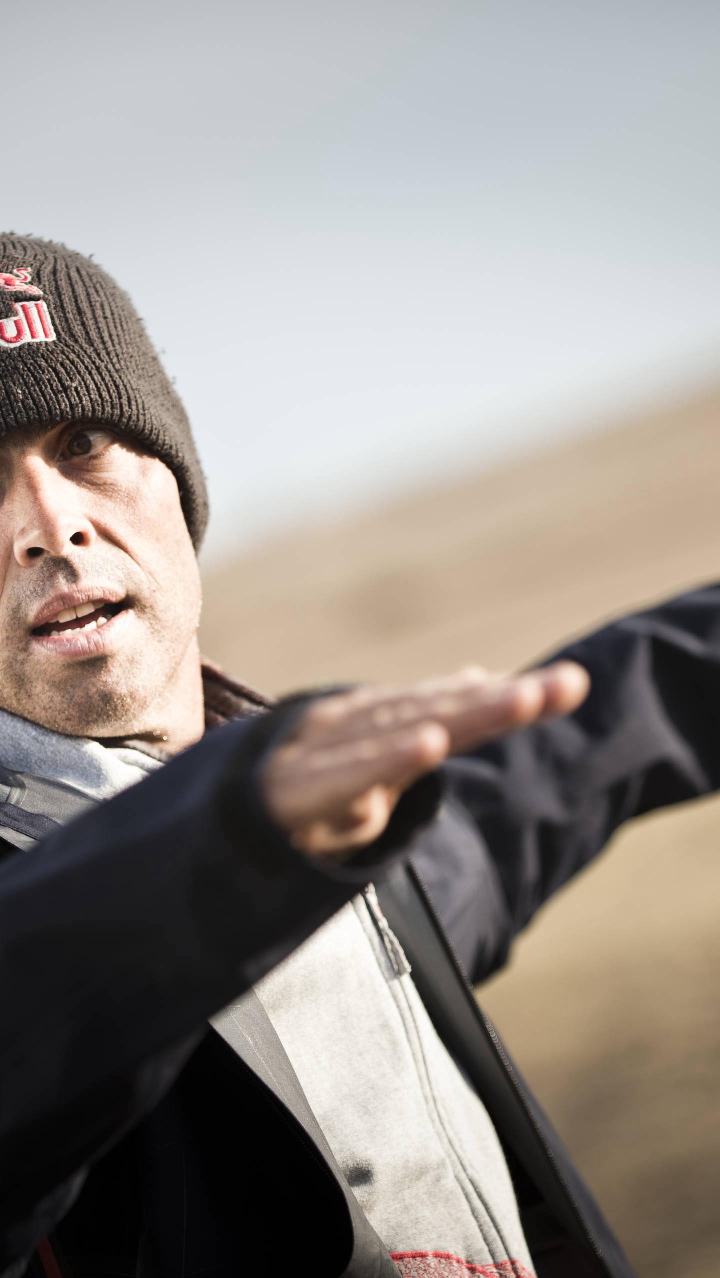 Name someone who’s talking more poetically about paragliding than Andy Hediger @aeroatelier - we‘ll wait!
Andy calls himself an aerobatic artist, we could definitely also hear this through what he told @paulguschlbauer in the latest ‚Find your path‘ - Podcast episode.
👉 listen now via the link in our bio!
#wanderbird #wanderbirdhikeandfly #hikeandfly #paragliding #hiking #flying #adventure #adventurerace #findyourpath #podcast #aeroatelier #andyhediger