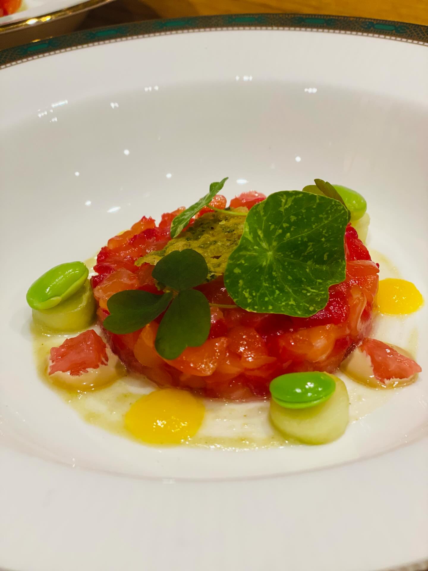 Beautiful 60th birthday in a beautiful place.
- Soup aux petits pois, flowers, pea shoots, truffle oil, panko bread crumbed pancetta
- Marinated salmon, pickled cucumber, grapefruit, edamame, wasabi dressing, mango
emulsion, soy emulsion, edible flowers
- Fordmore Farm organic Beef Fillet, portobello mushroom, wilted spinach, mash potato,
cep sauce, garlic and parsley butter
- Iced hazelnut nougat, raspberry sorbet, raspberry coulis, vanilla bean, basil
- Coffee/ Moroccan tea & chocolates
#privatecatering #privatechef #sustainablecatering #bespokemenus #birthdaydinner #dreamteam #organicproduce #localproduce #under5mileskitchen #riverviews #devoncatering #eventcatering
@fordmorefarmshop @forest_produce @fishes_exeter @littlebishopsorganic