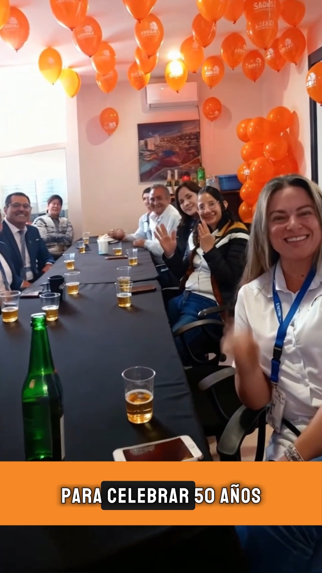 Hoy, 46 oficinas en todo México y más de 2,000 colaboradores celebramos 50 años de Grupo Sadasi. ¡Gracias por permitirnos ser parte de tu historia! 🏡🧡
#Sadasi50años