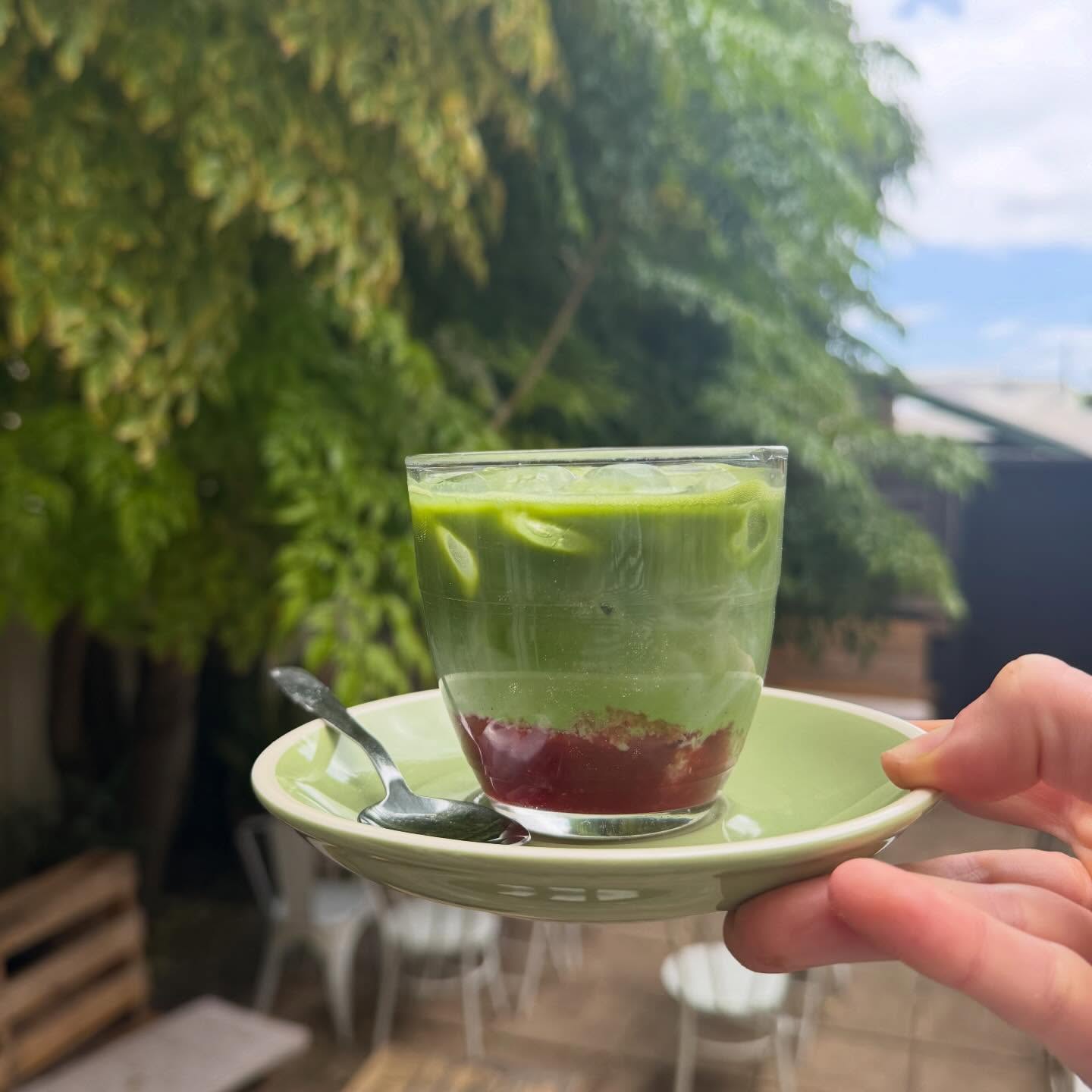 ๐๐๐ต!!
homemade strawberry jam + earthy matcha is now available with us ๐
