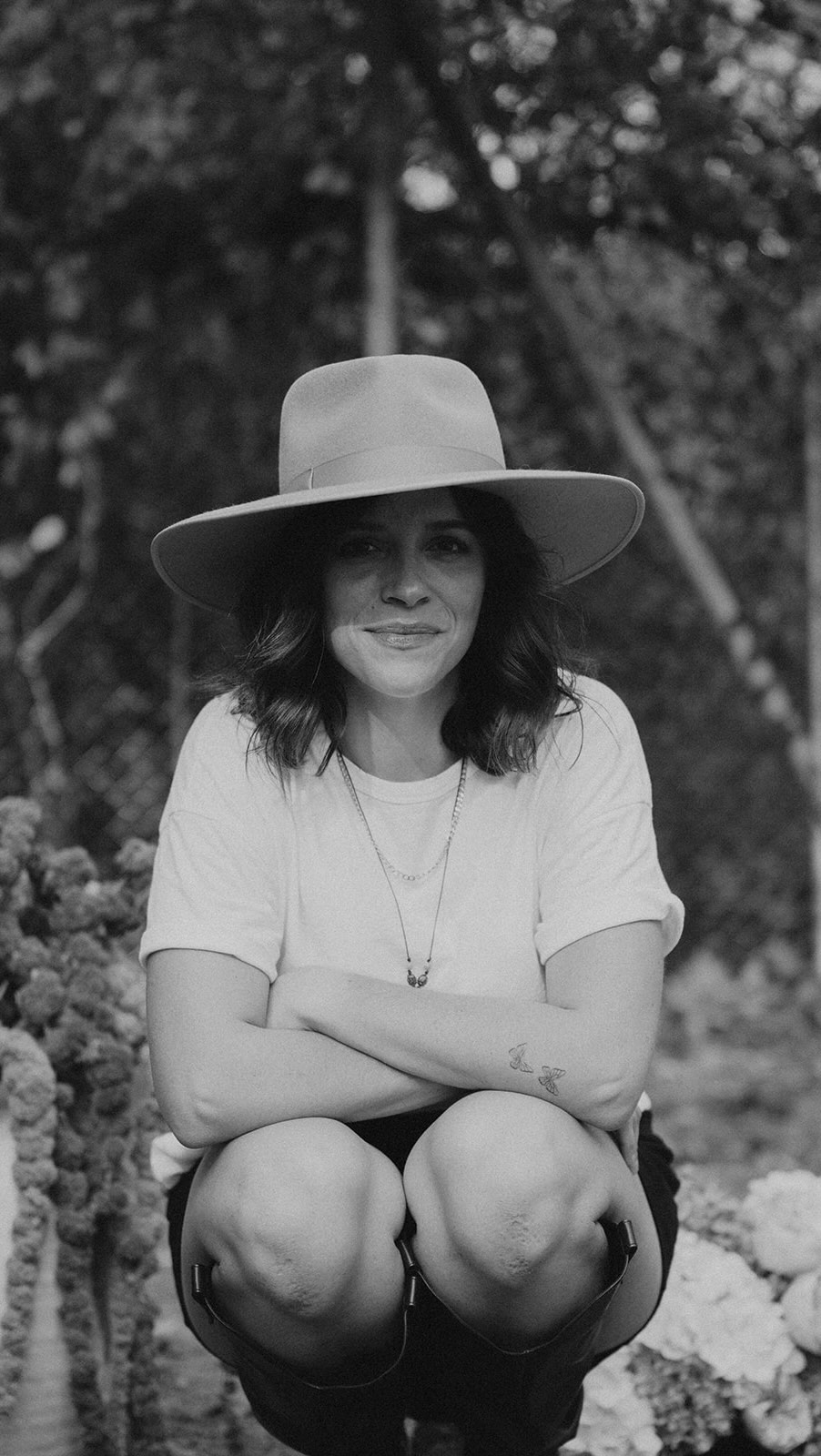 Hi, I’m Laura, the lady behind Flora + Root. Im a suburban mom of 2 who dreamed of something other than corporate life. I’m a dreamer mixed with realist. Family, friends, mental health and creativity are my daily drivers. Whimsical, garden-style mixed with alt that brings a new flavor to the classic floral design is my style. When I’m not flowering you’ll find me with my kids exploring nature, being outdoors, hiking and kayaking.
Sitting down with my clients and creating their dream aesthetic is my passion. BUTTTTTT transparency with budget, prices and floral reality will always lead my conversation because I don’t believe in gate keeping!
I can’t wait to chat more about flower things and fun events ❤️
This amazing photoshoot was by my best friend and AMAZING @mara_boronsky.photo
#pittsburghflorist #washingtonpaflorist #pghflorist