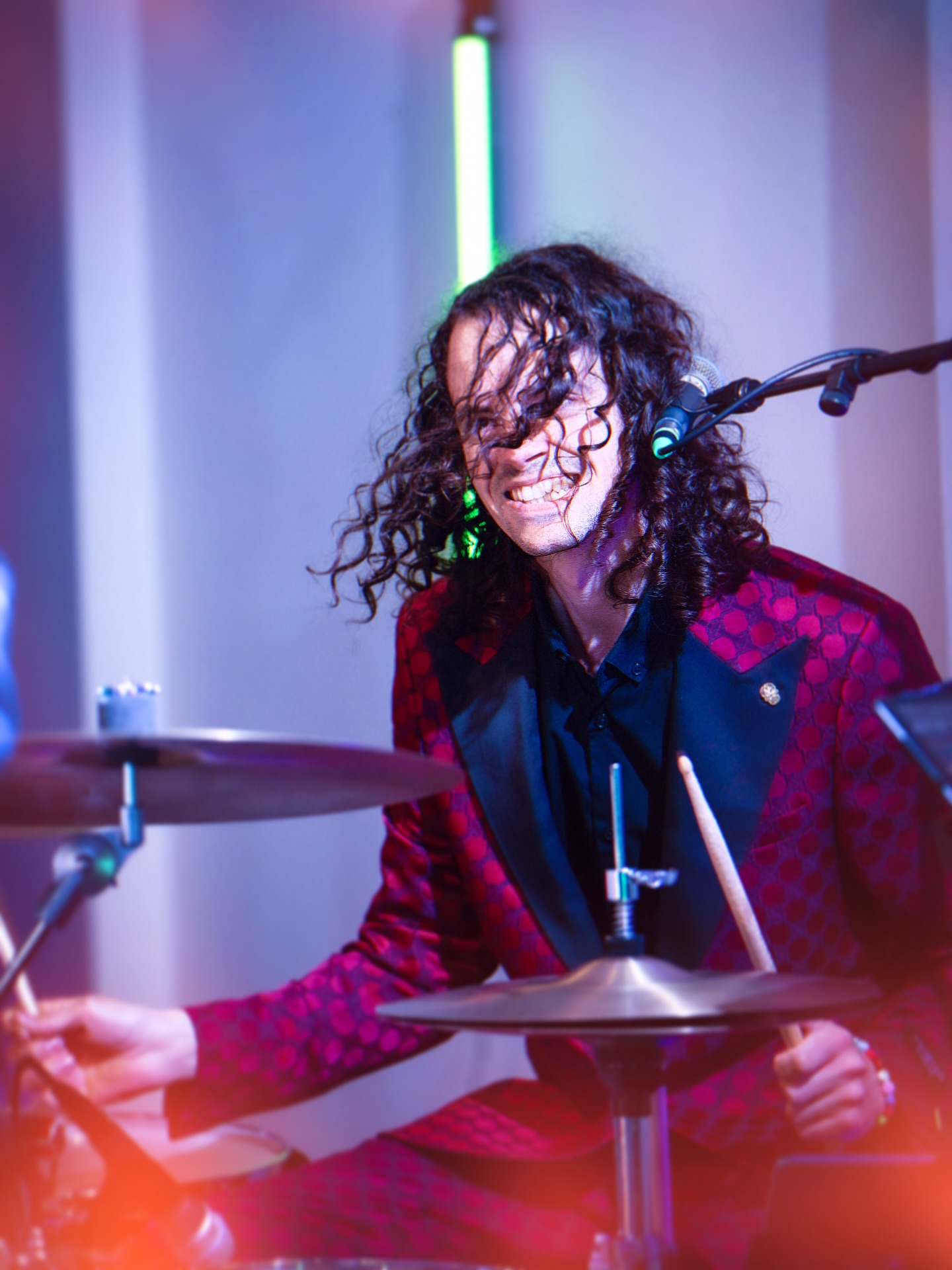 Ikväll är det 50-årsfest med afterski-tema och vi gör vårt bästa för att hålla energinivån uppe!
Foto: @isiart_film