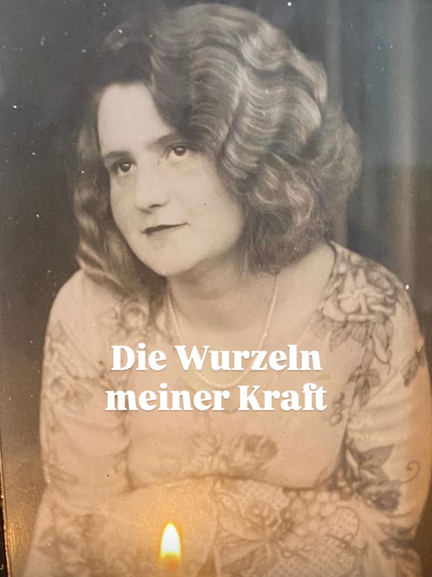 Viele Menschen haben mir gesagt, wie ähnlich ich ihr bin. Sie war eine Frau, die als Kind aus Odessa fliehen musste, die alles verloren hatte und trotzdem weiterging.
Eine Frau, die mitten im Krieg ihre Eltern pflegte, obwohl sie selbst kaum Kraft hatte. Eine alleinerziehende Mutter von zwei Kindern – meinem Papa und meiner Tante.Eine große, starke, aber auch unglaublich herzliche Frau.
Von ihr habe ich so viel mitgenommen.
Vor allem den Mut, niemals aufzugeben.
Das Durchhalten, auch wenn das Leben hart zuschlägt. Und das Vertrauen, dass das Leben uns – trotz allem – reich beschenken kann:
mit Erfahrungen, mit Tiefe, mit Hingabe.
Auf 112 Jahre Lebensreise.
Ich durfte dich 18 Jahre lang begleiten.
Du warst meine erste Berührung mit dem Tod.
Als du gestorben bist und ich dich dort liegen sah, lernte ich etwas, das mich bis heute trägt:
dass Stille nicht leer ist.Dass Frieden spürbar werden kann. Und dass es eine Gewissheit gibt, die größer ist als alles Sichtbare – die Gewissheit, dass das Leben weitergeht #demlebenvertrauen #psychosozialeberatung #mentaltraining