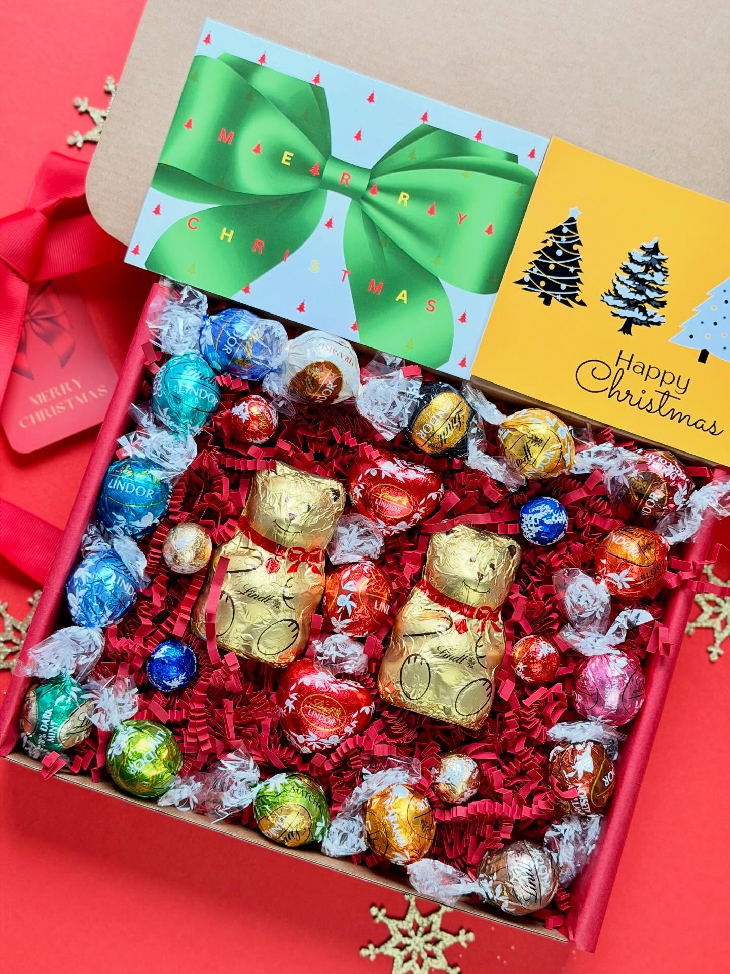 The most beautiful time of the year with the most beautiful gifts 🎁 A simple way to show your love this Christmas with a LINDOR Chocolates Sharing Box
A Christmas Gift Idea that would definitely be a winner! 🏆 #lindorchocolates #lindor #lindorchocolate #lindortruffles #chocolategift #christmasgiftideas #christmas #christmastime