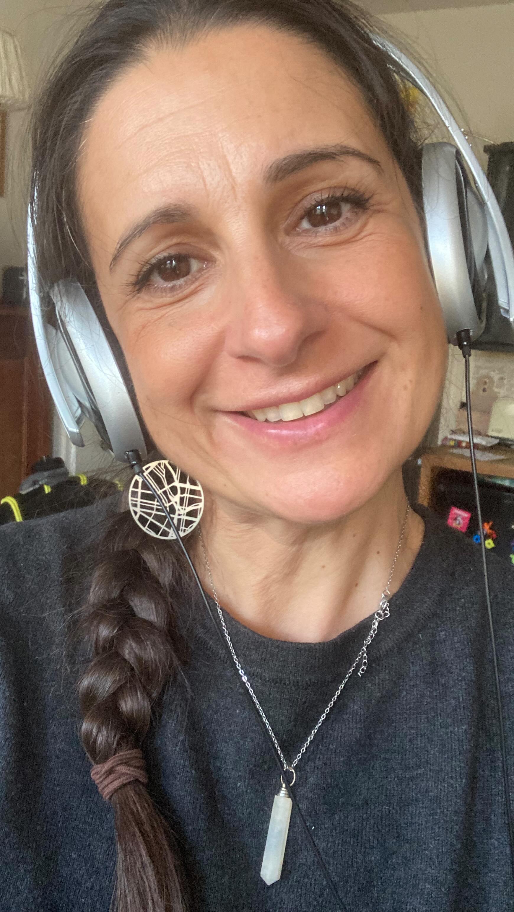 Another day in the studio, this time recording backing vocals for @dedi_madden on his upcoming album.
For some reason when I get comfy in the studio, my silly weirdo side comes to life (some know this side of me all too well!)
Obviously the music is not what you hear in this video, this was me having a little post-session fun.
But I highly recommend checking out Dedi's music if you don't know it already! His album The Final Man is a work of art, perfectly played and straight from the heart with a lot of soul and depth. Somewhat a rarity these days.
I have to give him a shout out for how Dedi works in the studio. With such a precision and attention to detail, totally immersed in the flow, it was such a joy to work to these standards and with so much softness and kindness.
Can't wait to hear the new album!
And I'm loving all this studio time I'm having currently. It's something I have missed! Next week has more in store...
#voice #singer #music #singing #love #heart #spirituality #healing #musician #cacao #studio #recordingartist #weirdo