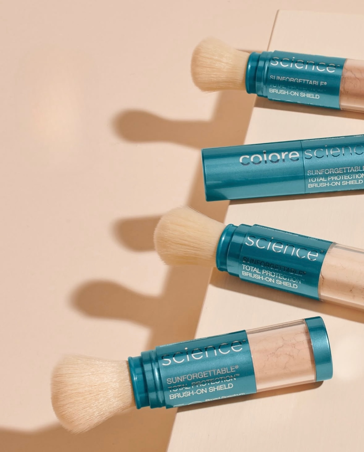 Protección que se aplica y reaplica con facilidad.
El Brush-On Shield SPF 50 es tu aliado diario contra el sol.
Fórmula 100% mineral, liviana y en 3 tonos que se adaptan a tu piel: claro, medio y bronceado.
Ideal para usar sobre el maquillaje, estés donde estés.
Aplicá. Reaplica. Protegé.
#colorescience #spf #proteccionsolarmineral #pielespacio #skincareroutine